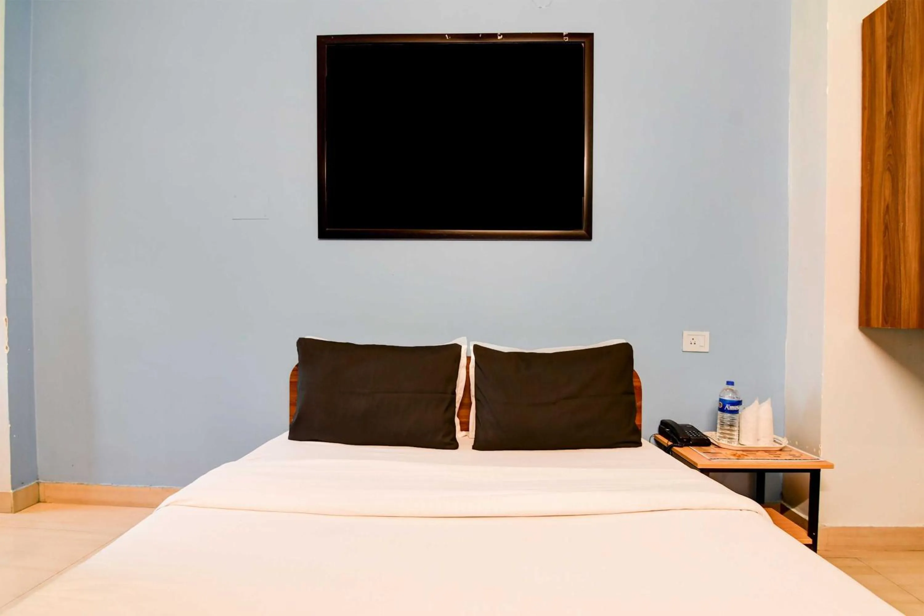 Bedroom, Bed in Super Hotel O New KOLKATA HOTEL