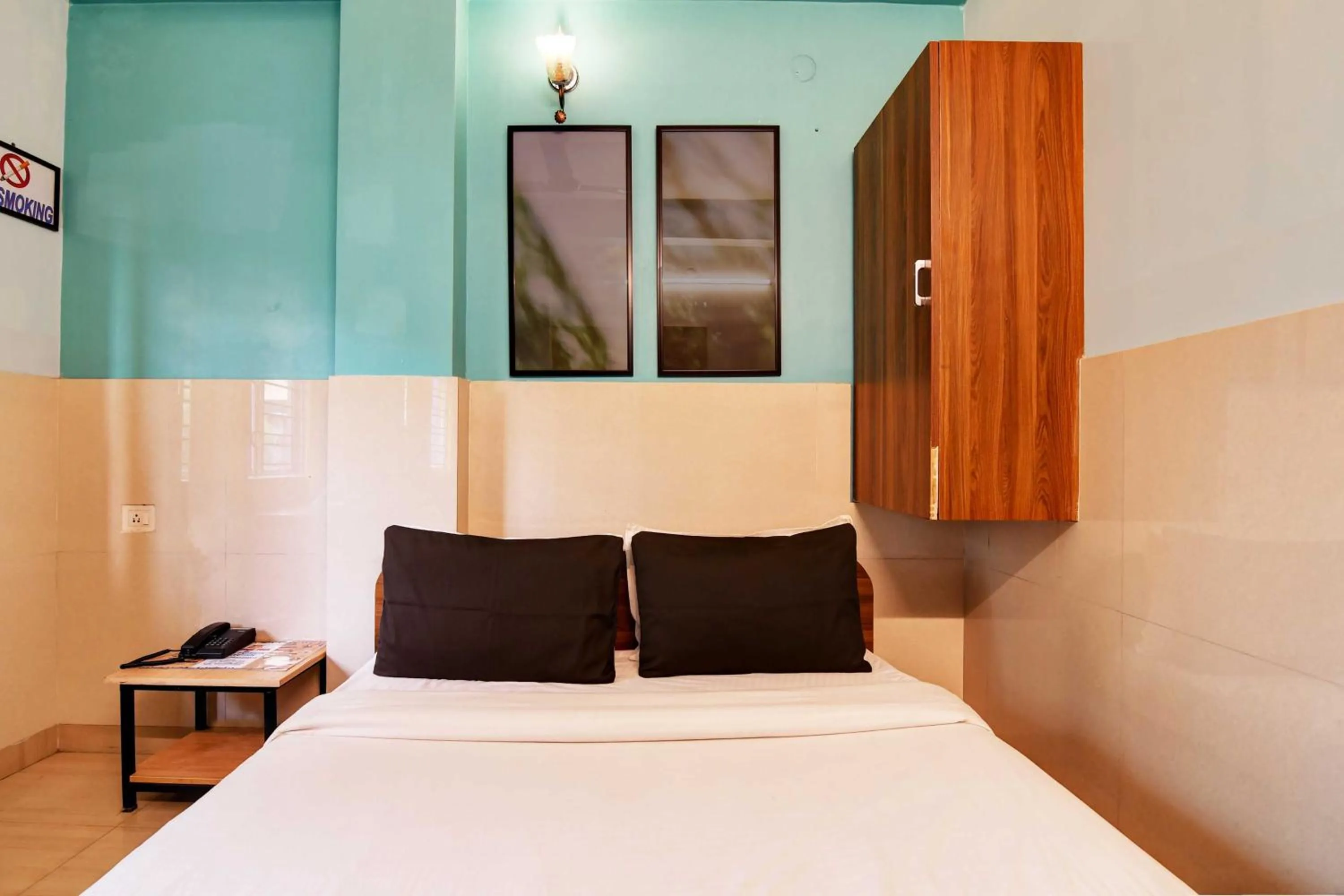 Bedroom, Bed in Super Hotel O New KOLKATA HOTEL