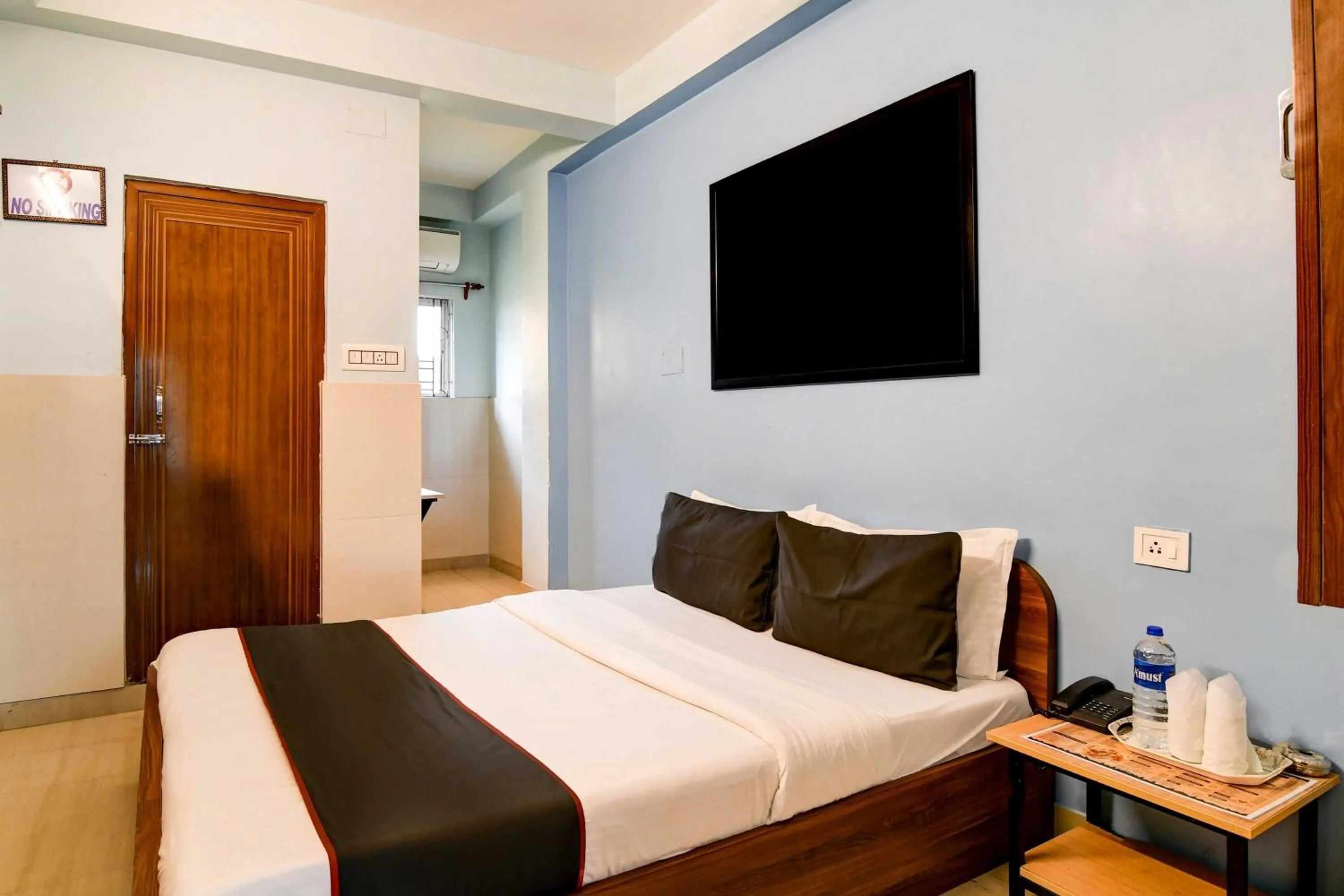 Bedroom, Bed in Super Hotel O New KOLKATA HOTEL