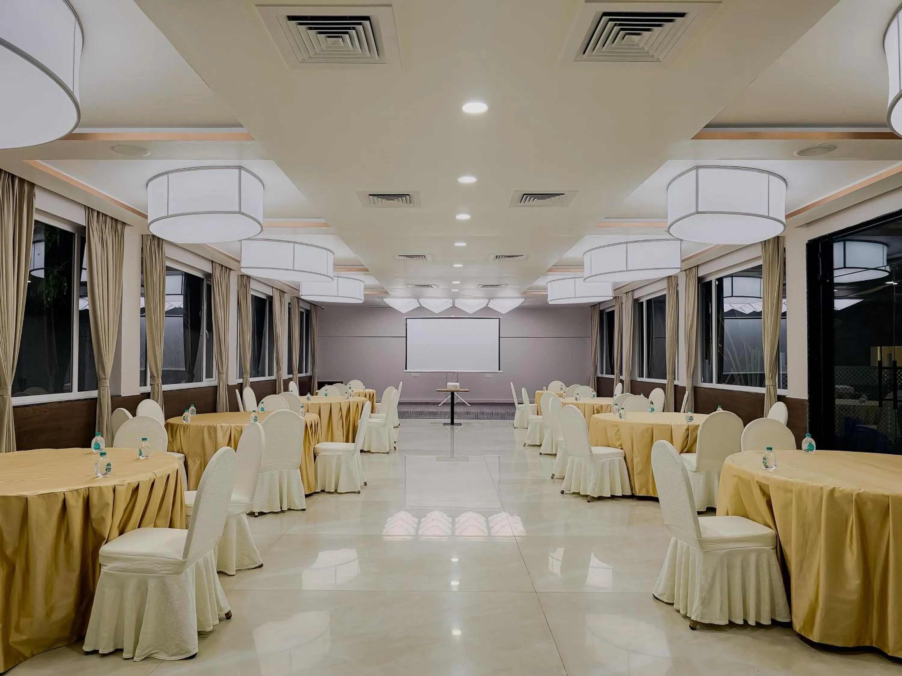 Banquet/Function facilities in RK RESORTS