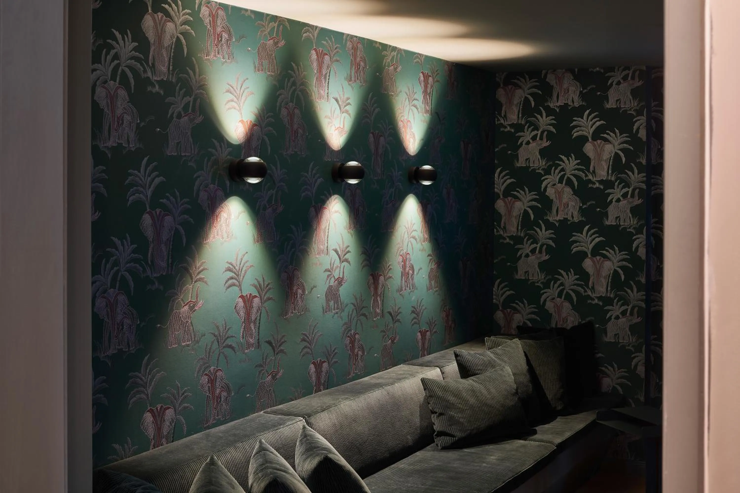 Lounge or bar, Bed in stilwerk Hotel Heimhude