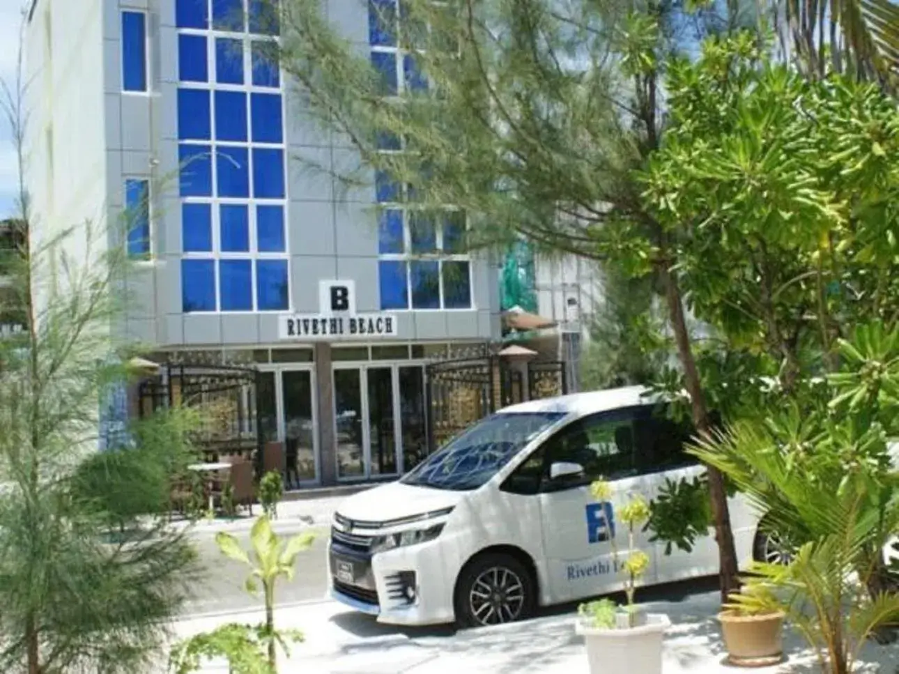 Property building in Rivethi Beach Property building in Rivethi Beach