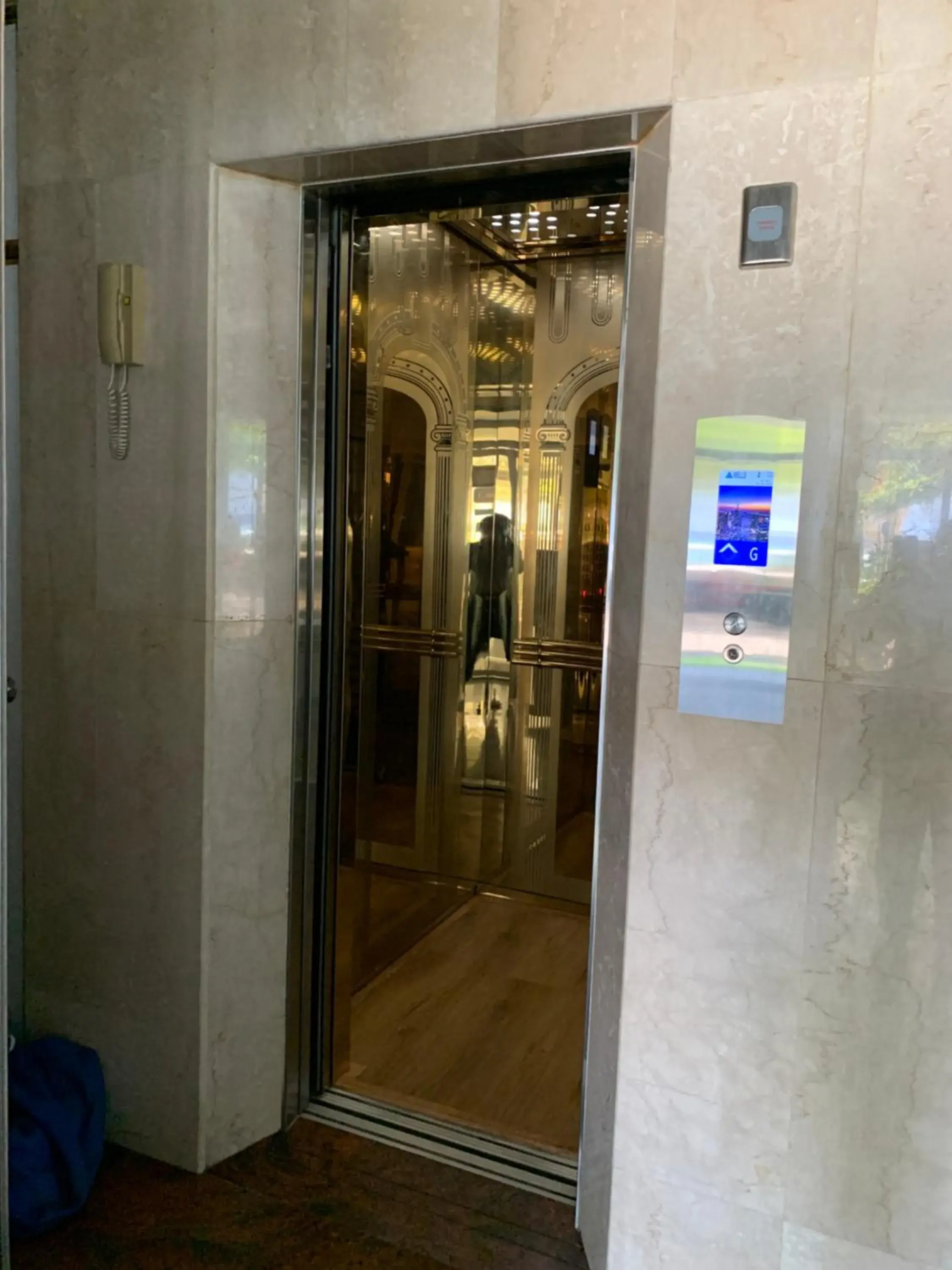 Property building in Rivethi Beach Property building in Rivethi Beach