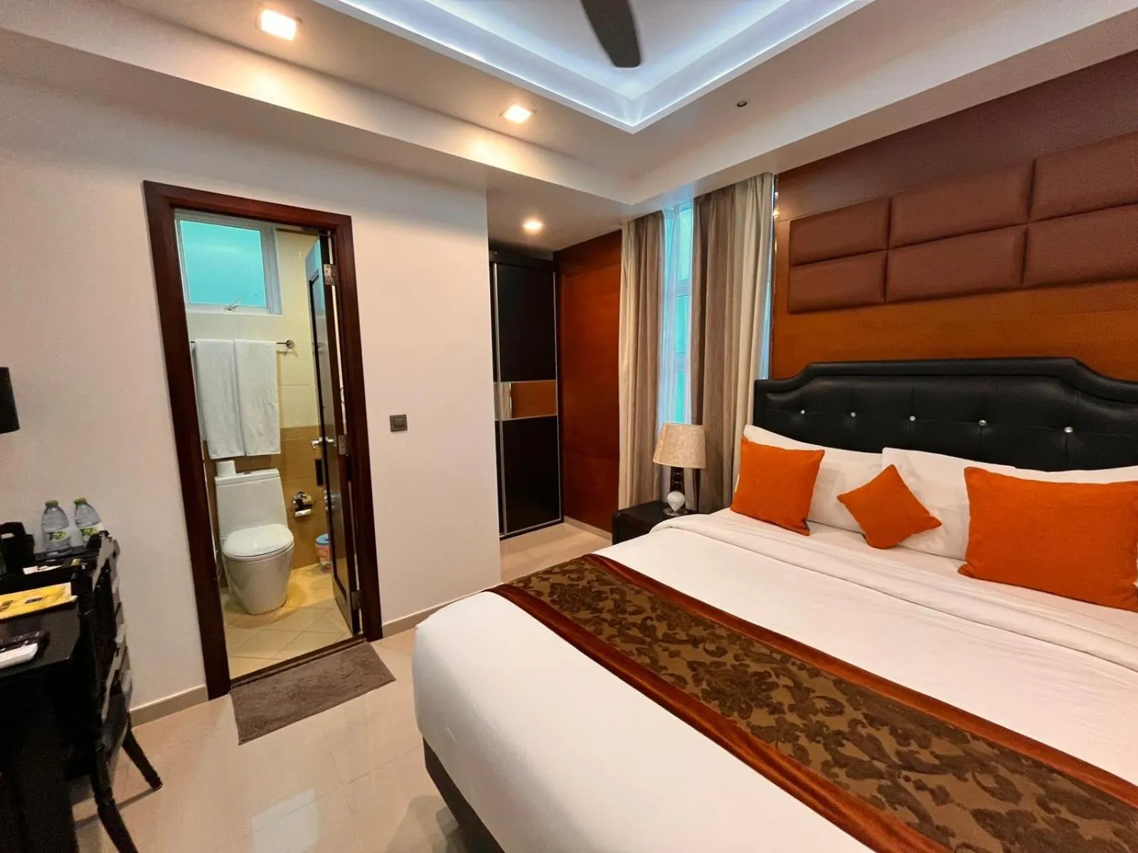 Bedroom, Bed in Rivethi Beach