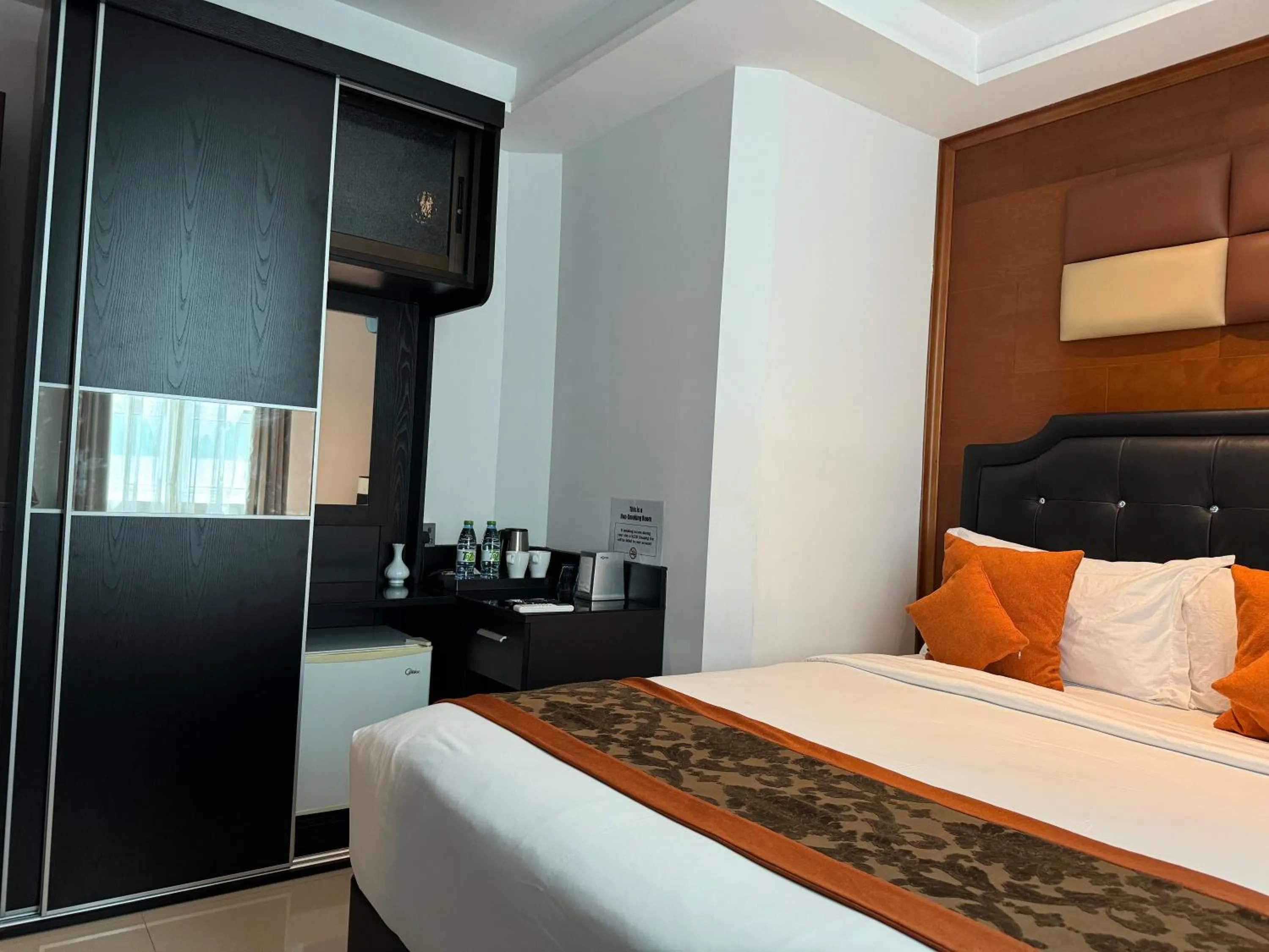 Bedroom, Bed in Rivethi Beach