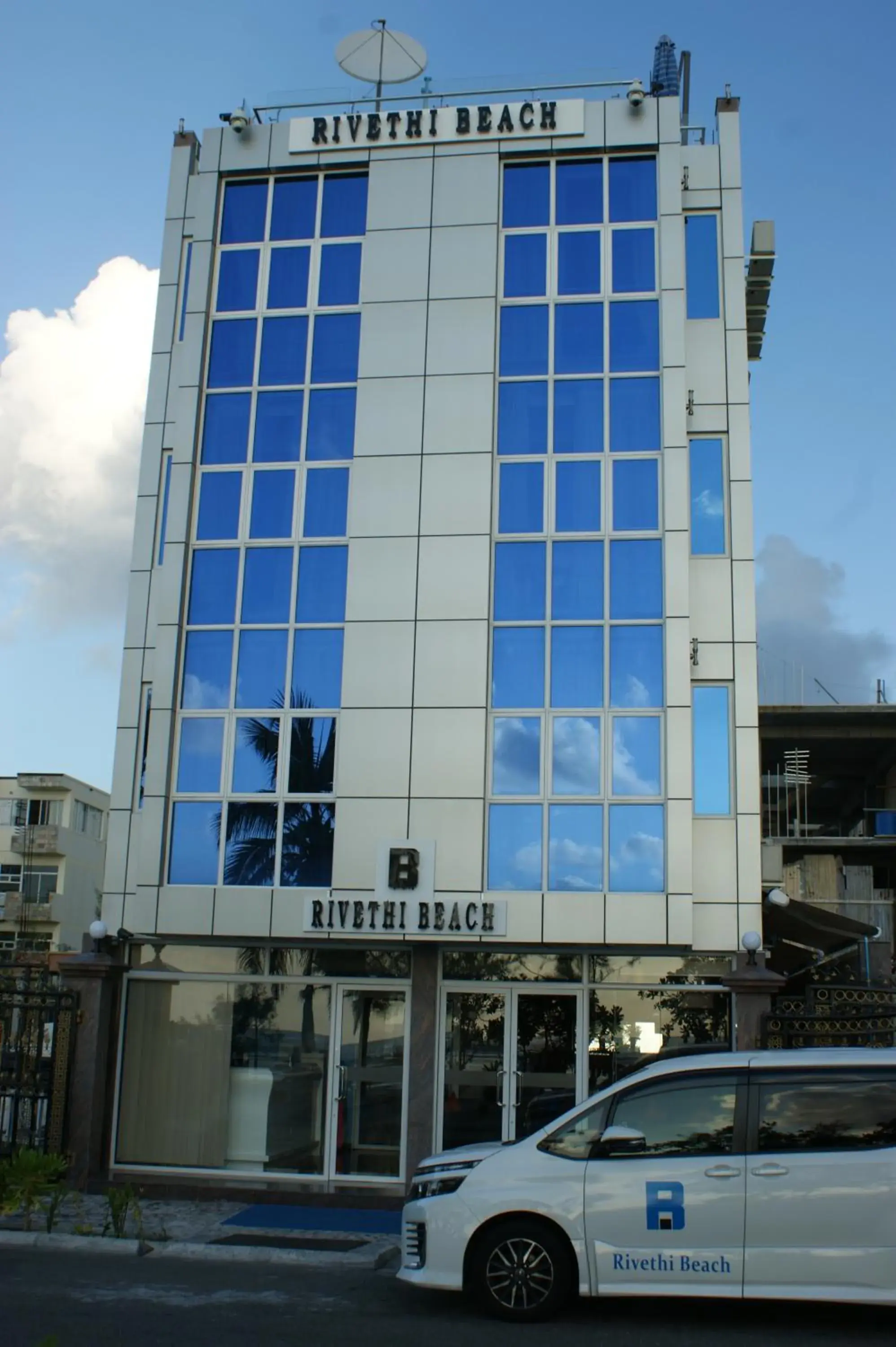 Property building in Rivethi Beach Property building in Rivethi Beach