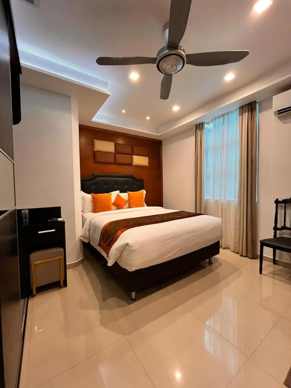 Bedroom, Bed in Rivethi Beach