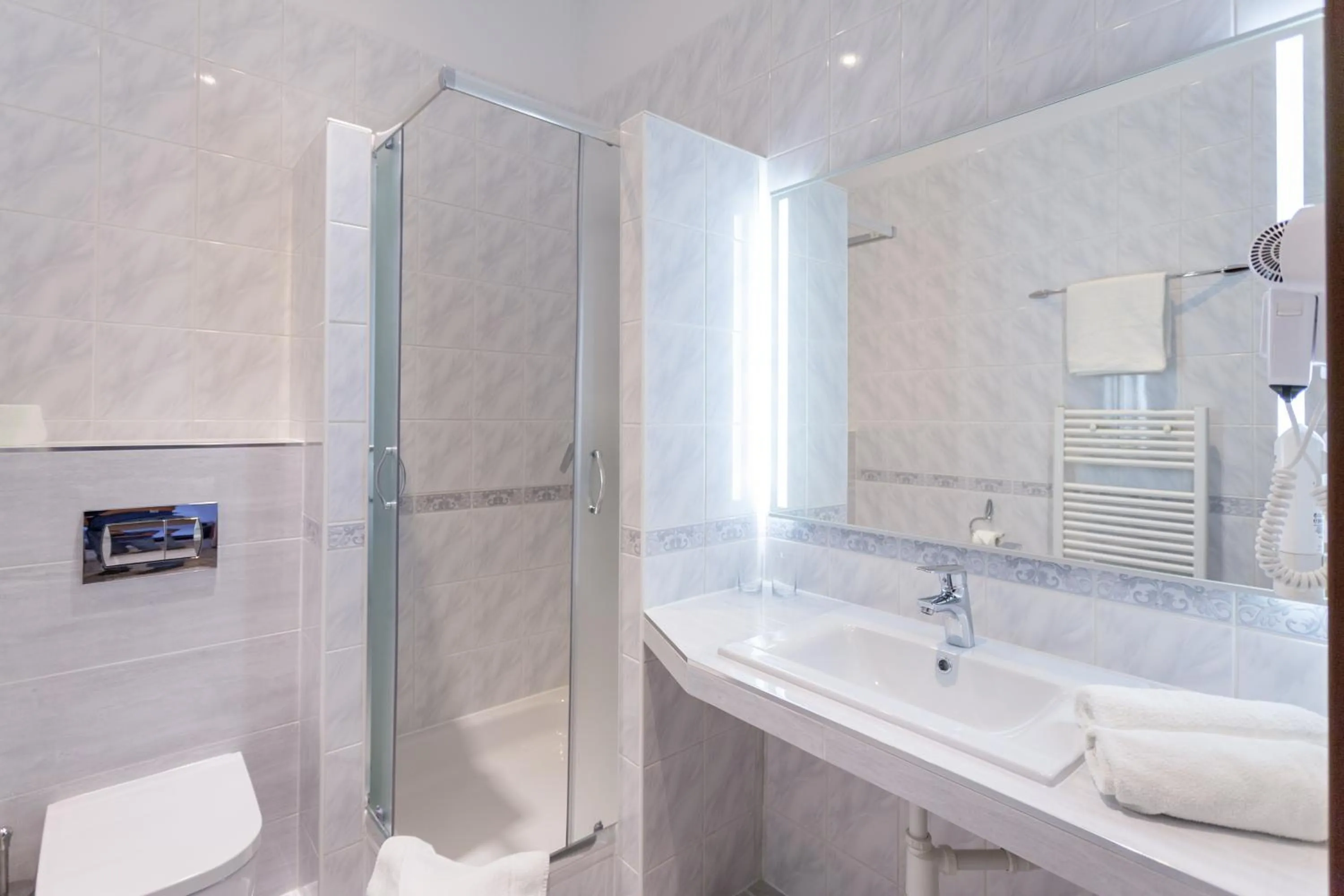 Shower in Hotel Mikulski