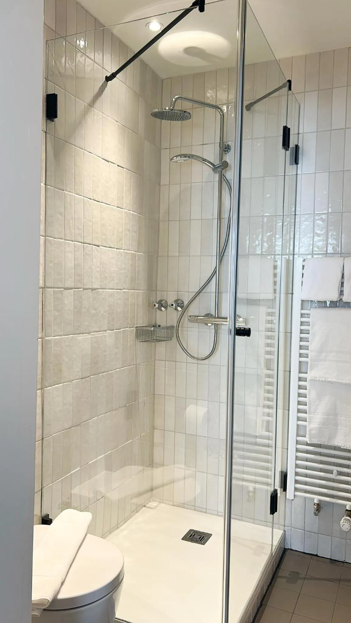 Bathroom in Hotel Berliner Hof by Coffee Fellows Hotels