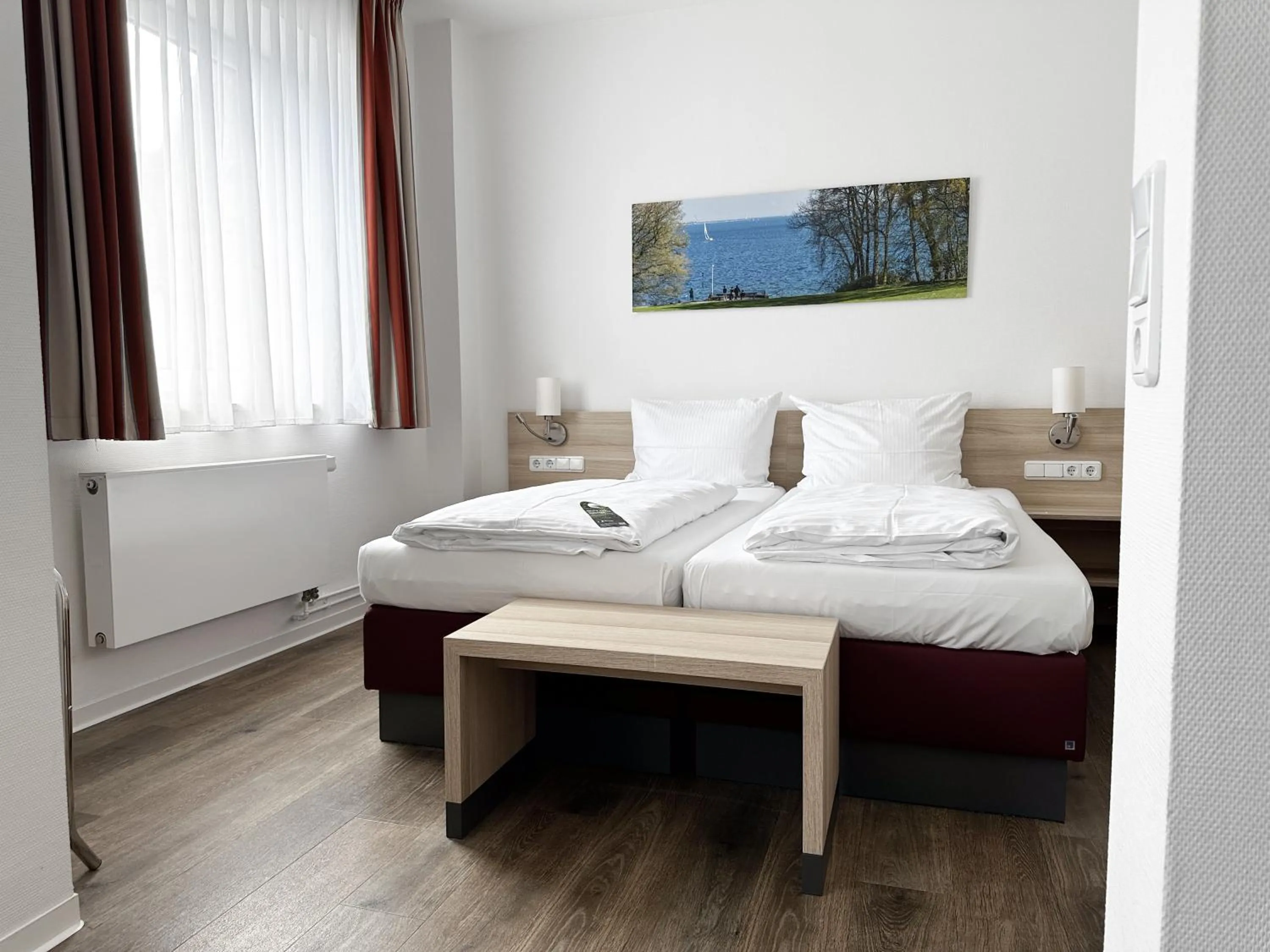 Photo of the whole room, Bed in Hotel Berliner Hof by Coffee Fellows Hotels