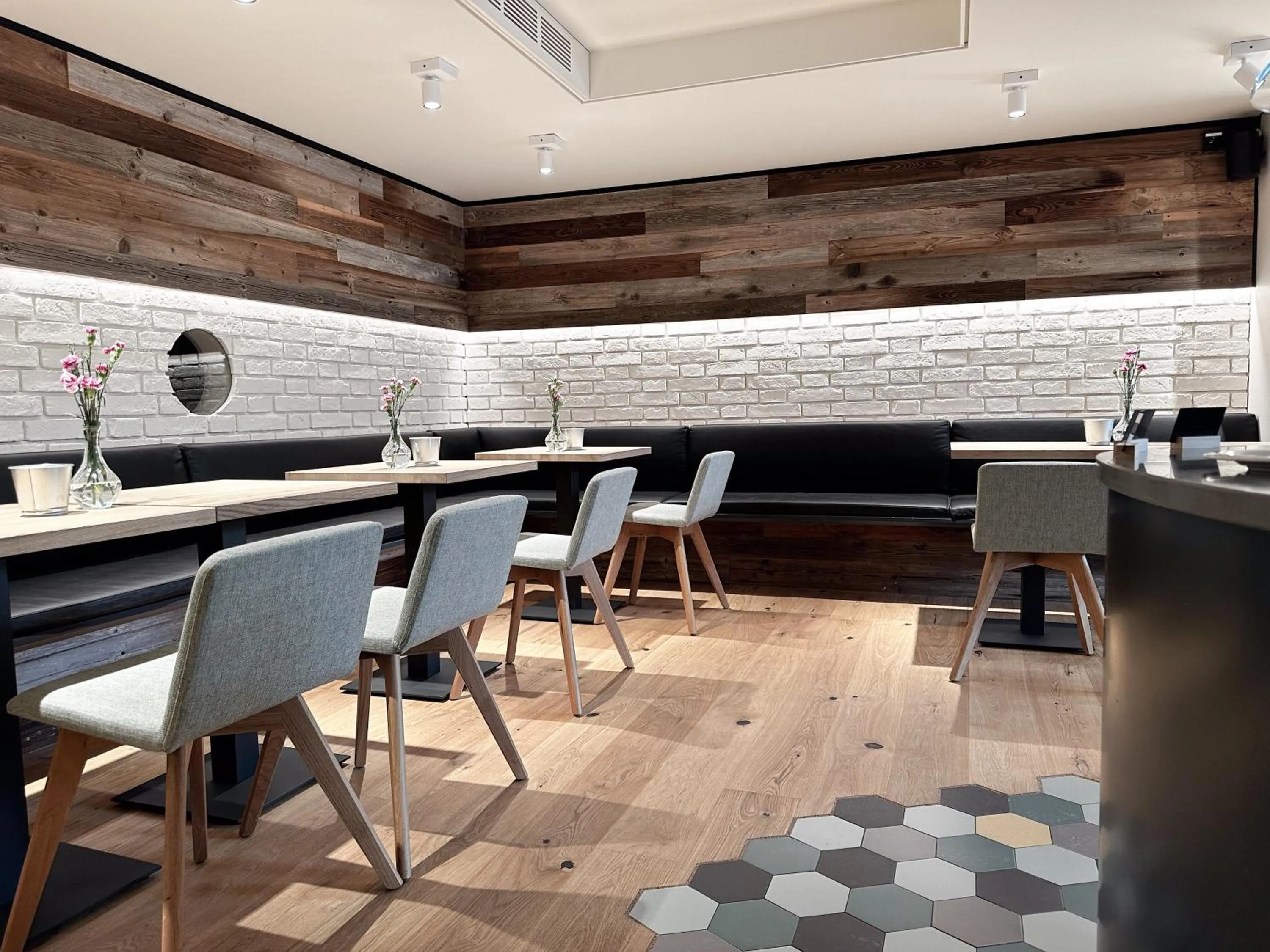 Restaurant/places to eat in Hotel Berliner Hof by Coffee Fellows Hotels