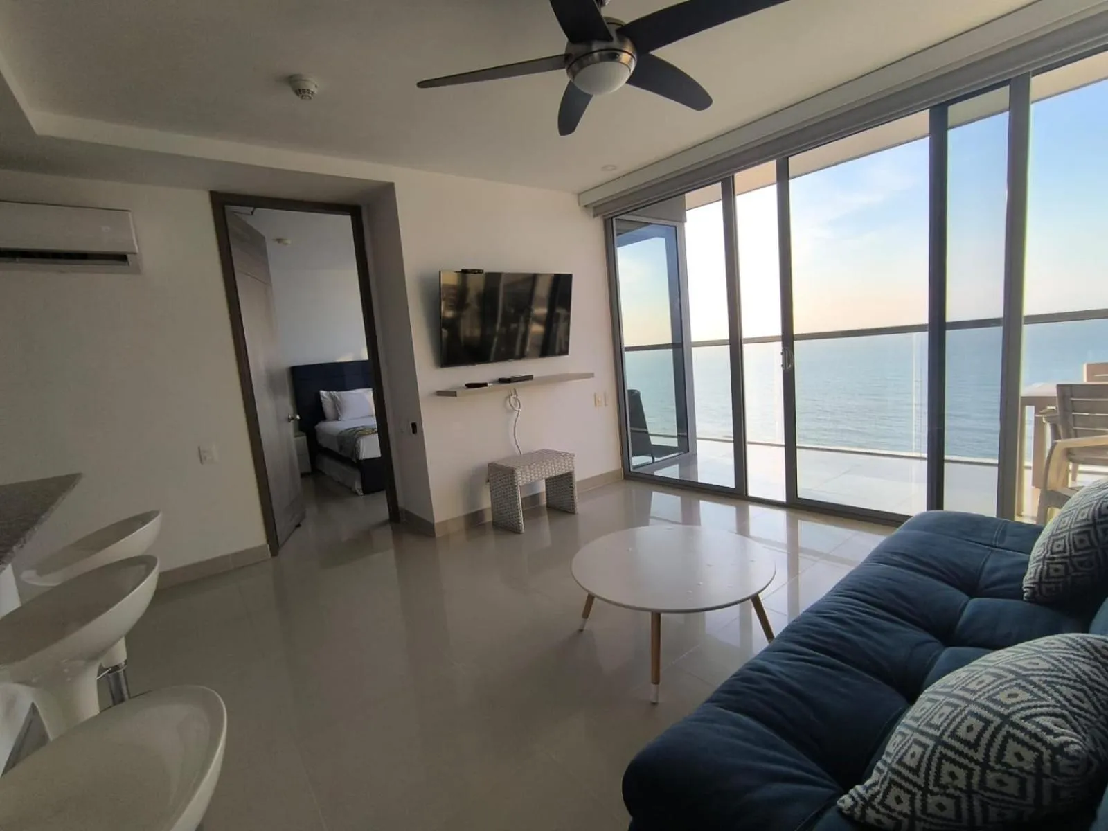 Communal lounge/ TV room in Apartamentos frente al mar en Morros City