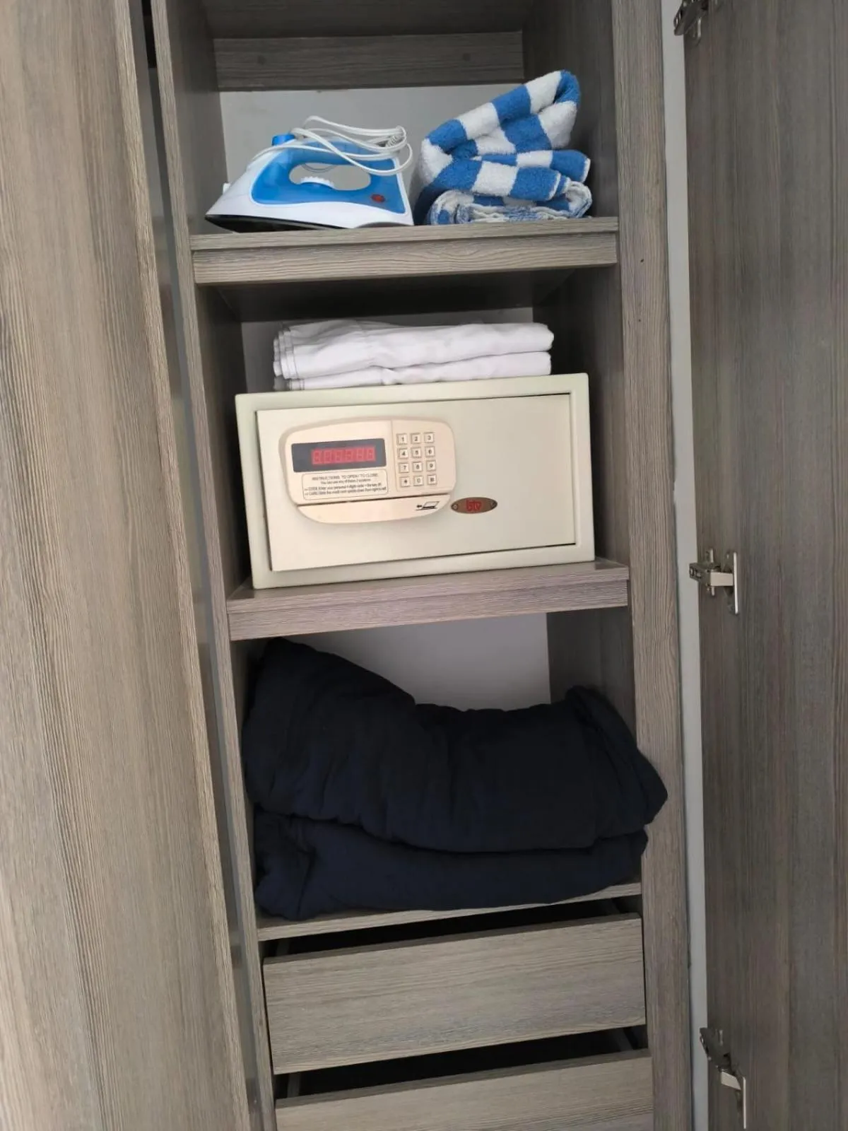 safe in Apartamentos frente al mar en Morros City