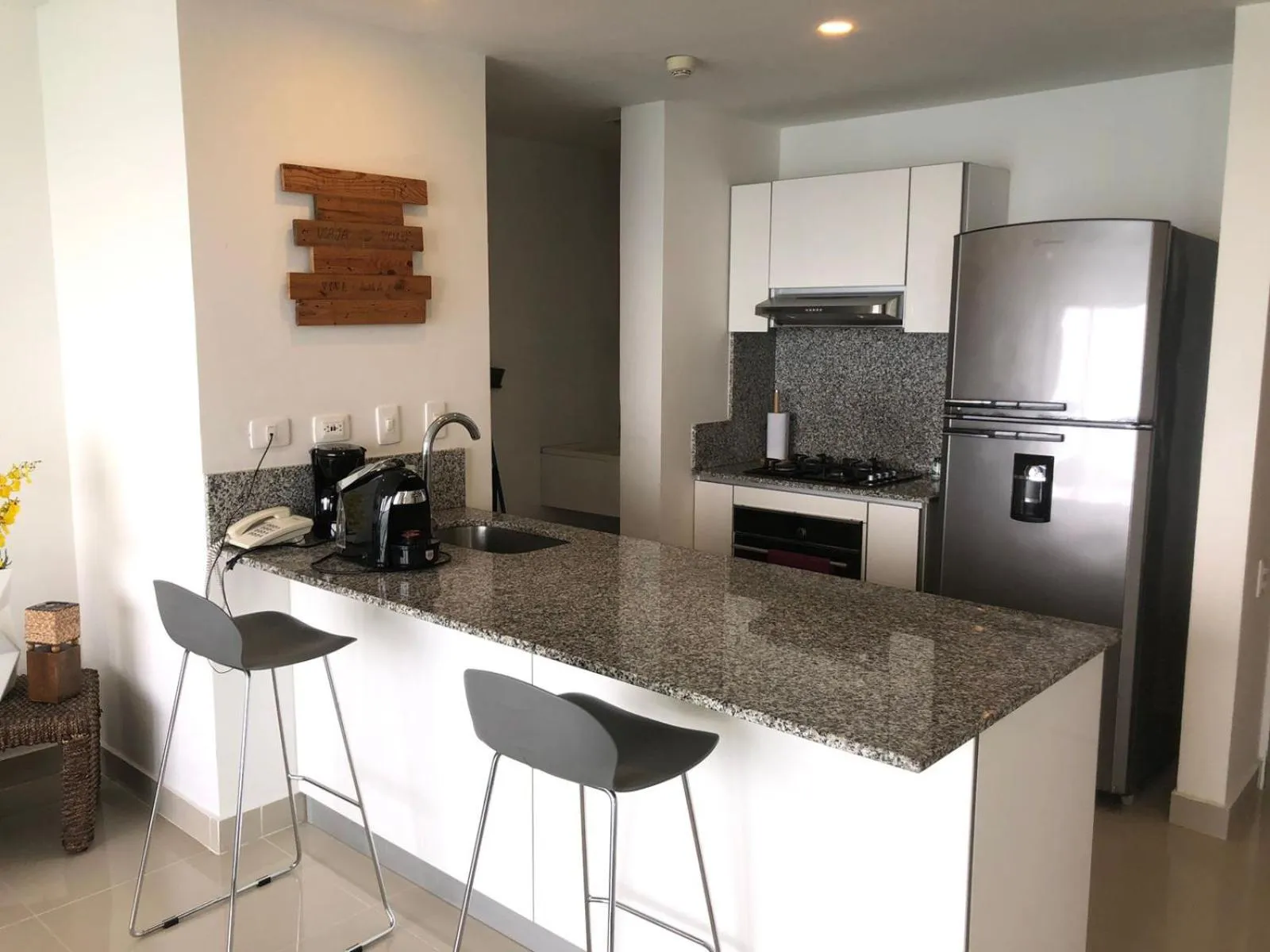 Kitchen or kitchenette in Apartamentos frente al mar en Morros City