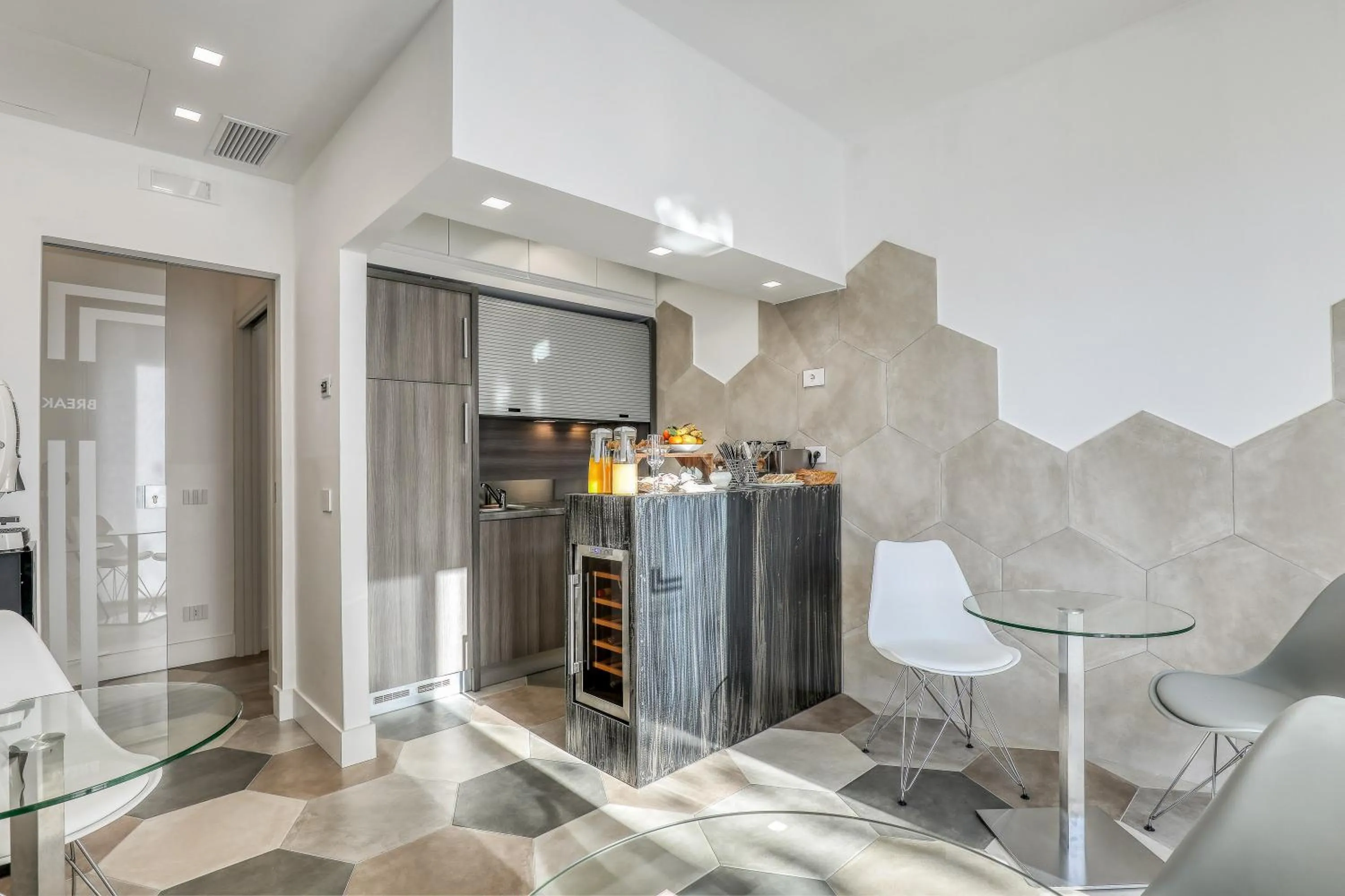 Communal kitchen in Gallery Suite