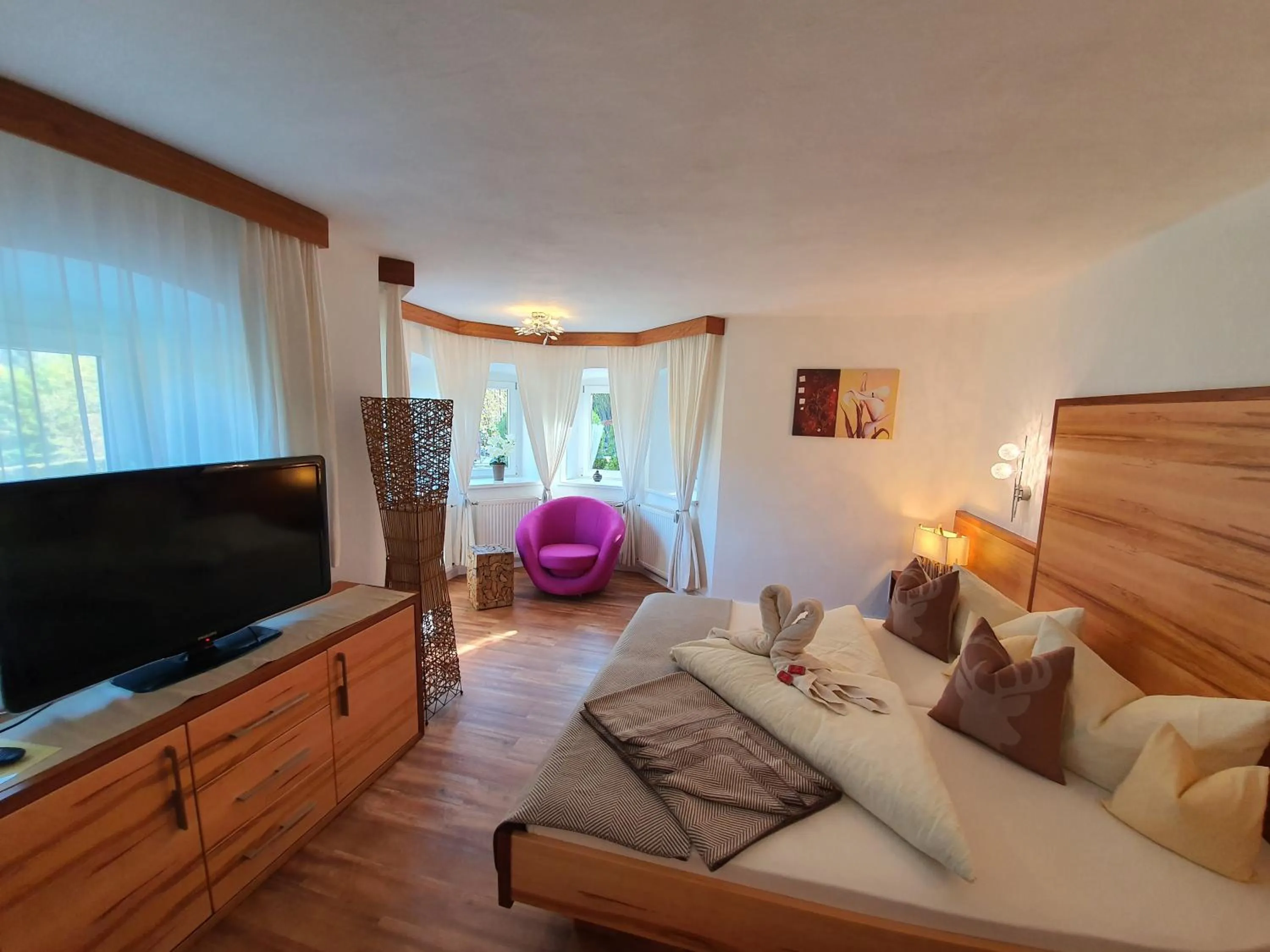 Property building, Bed in Hotel-Garni Drachenburg