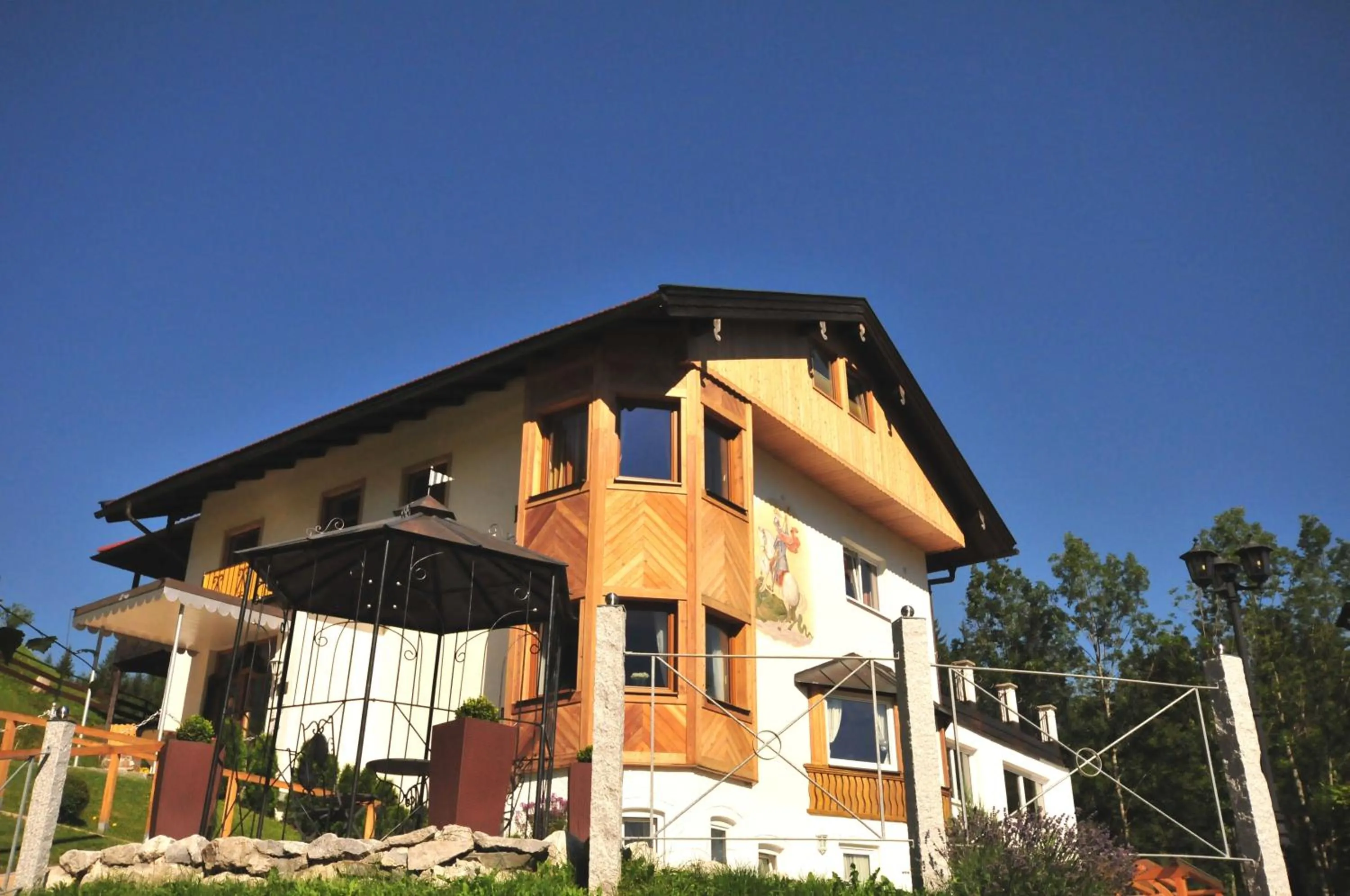 Facade/entrance in Hotel-Garni Drachenburg