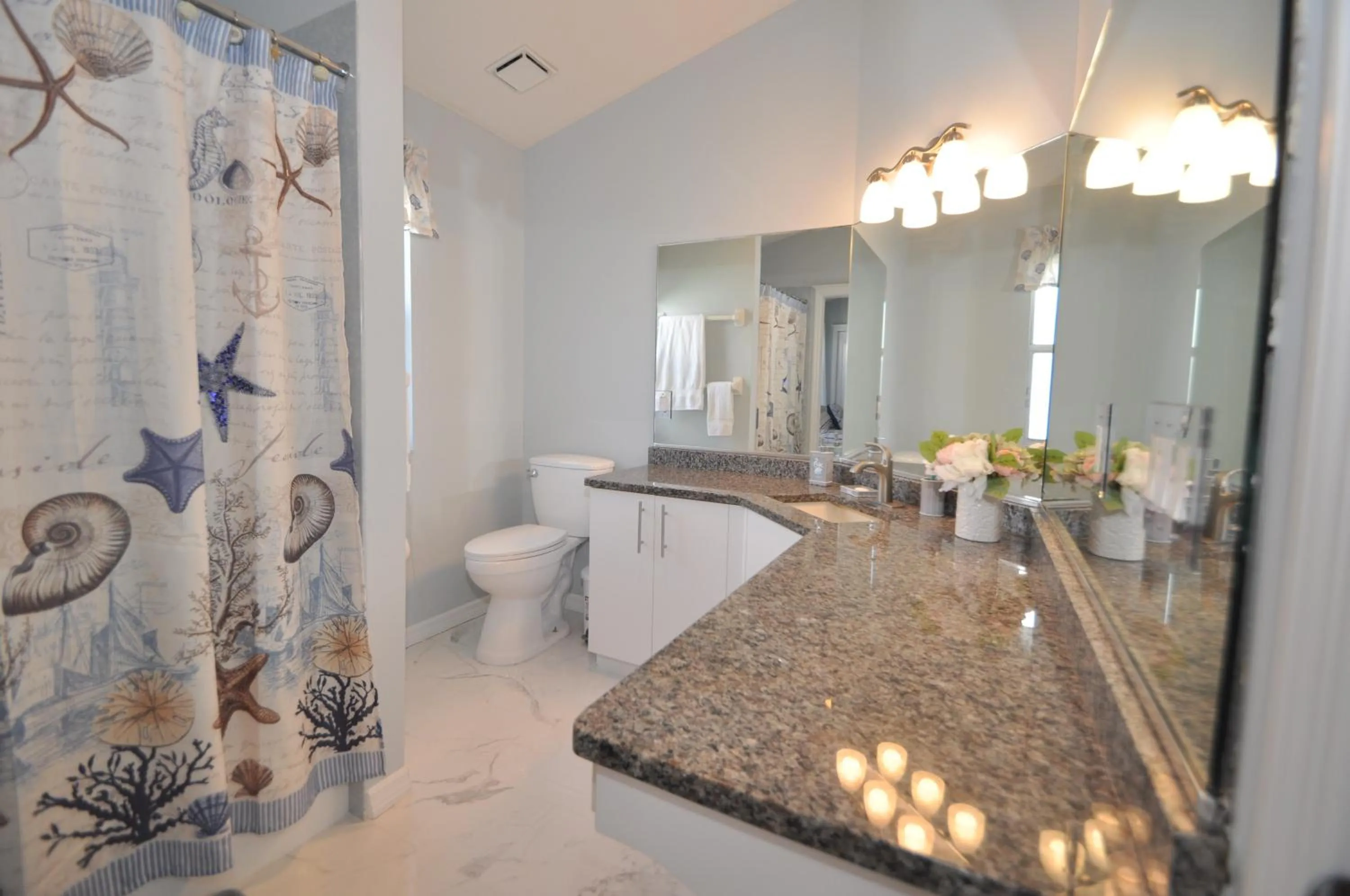 Sunset Bay Beautiful Pool Home - Bring Your Boat or Jet Ski - Canal with Dock- Sleeps 10 - 4 BD