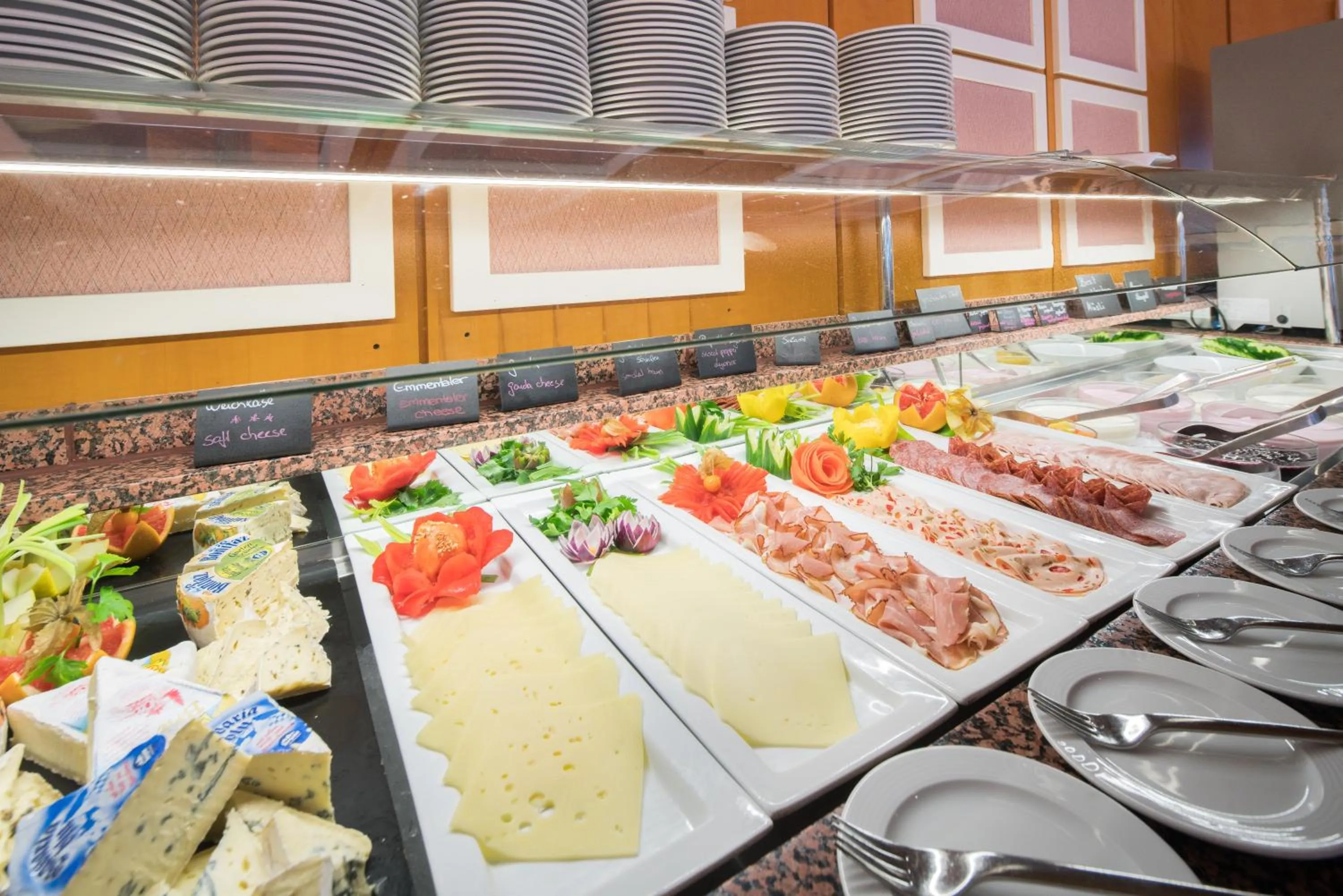 Buffet breakfast in Best Western Plus Hotel Am Schlossberg