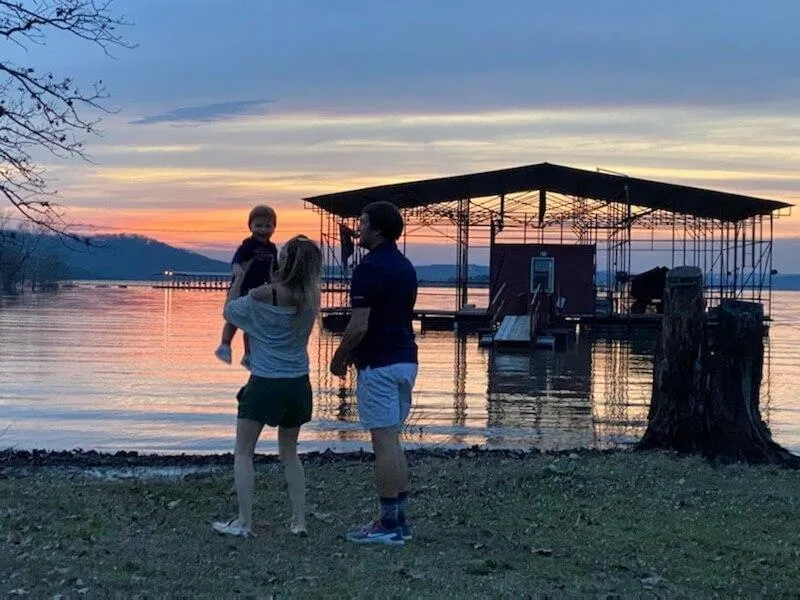 Lake Escape Lakefront Lodge at Red Bud Cove