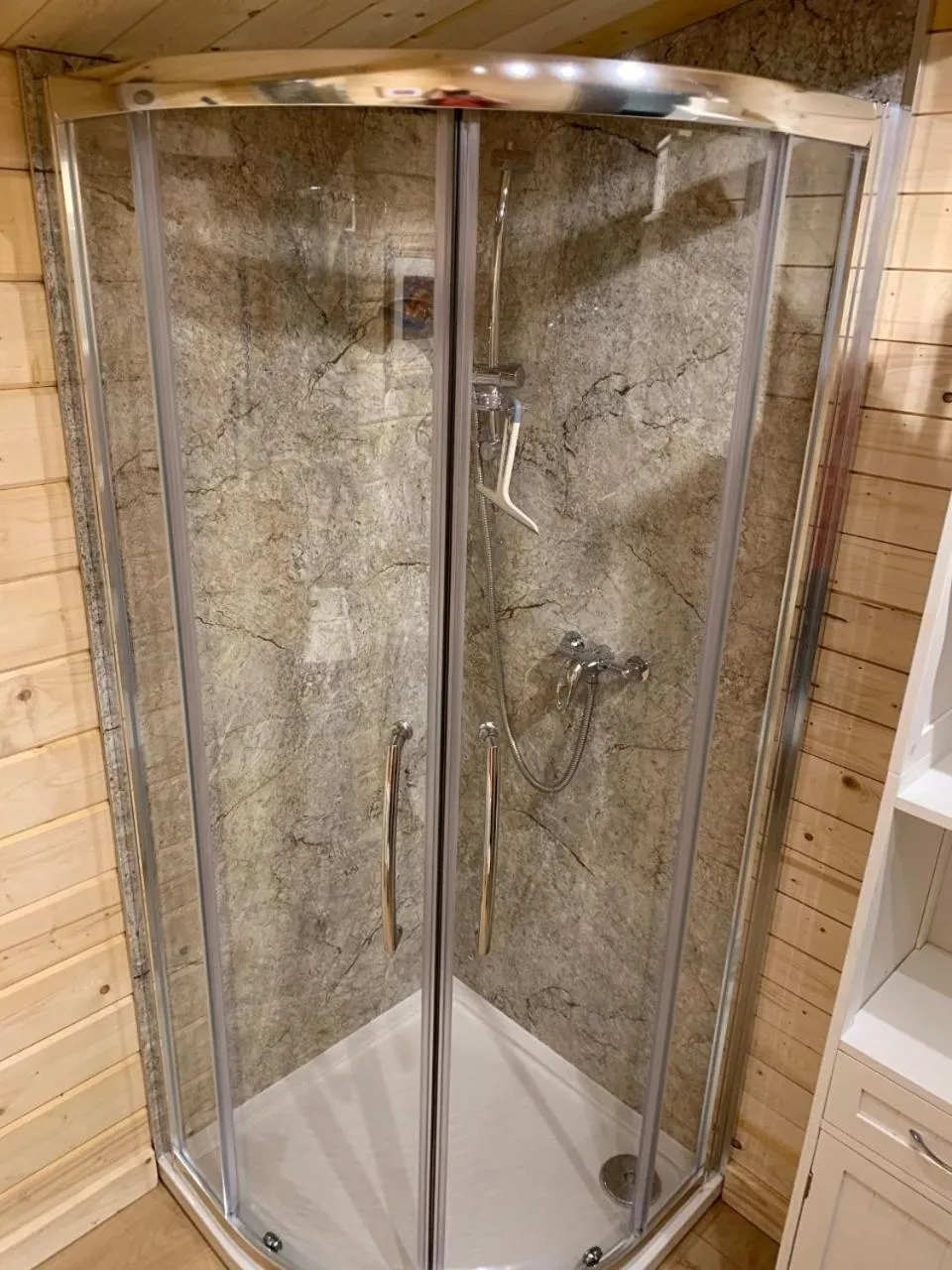 Bathroom in Truly Kentish Holiday Lets