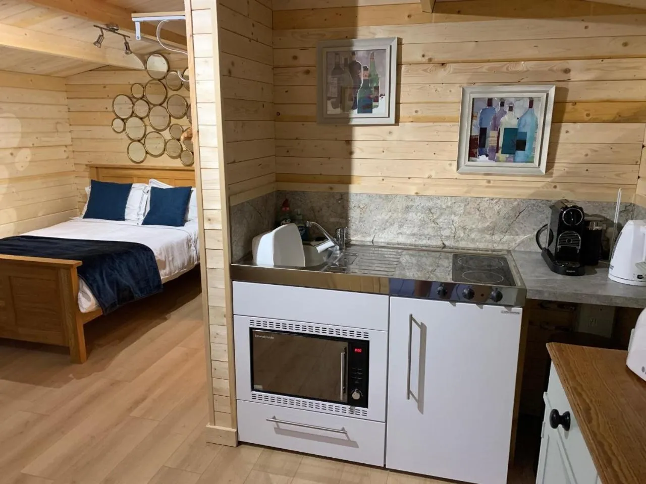 Kitchen or kitchenette, Bed in Truly Kentish Holiday Lets