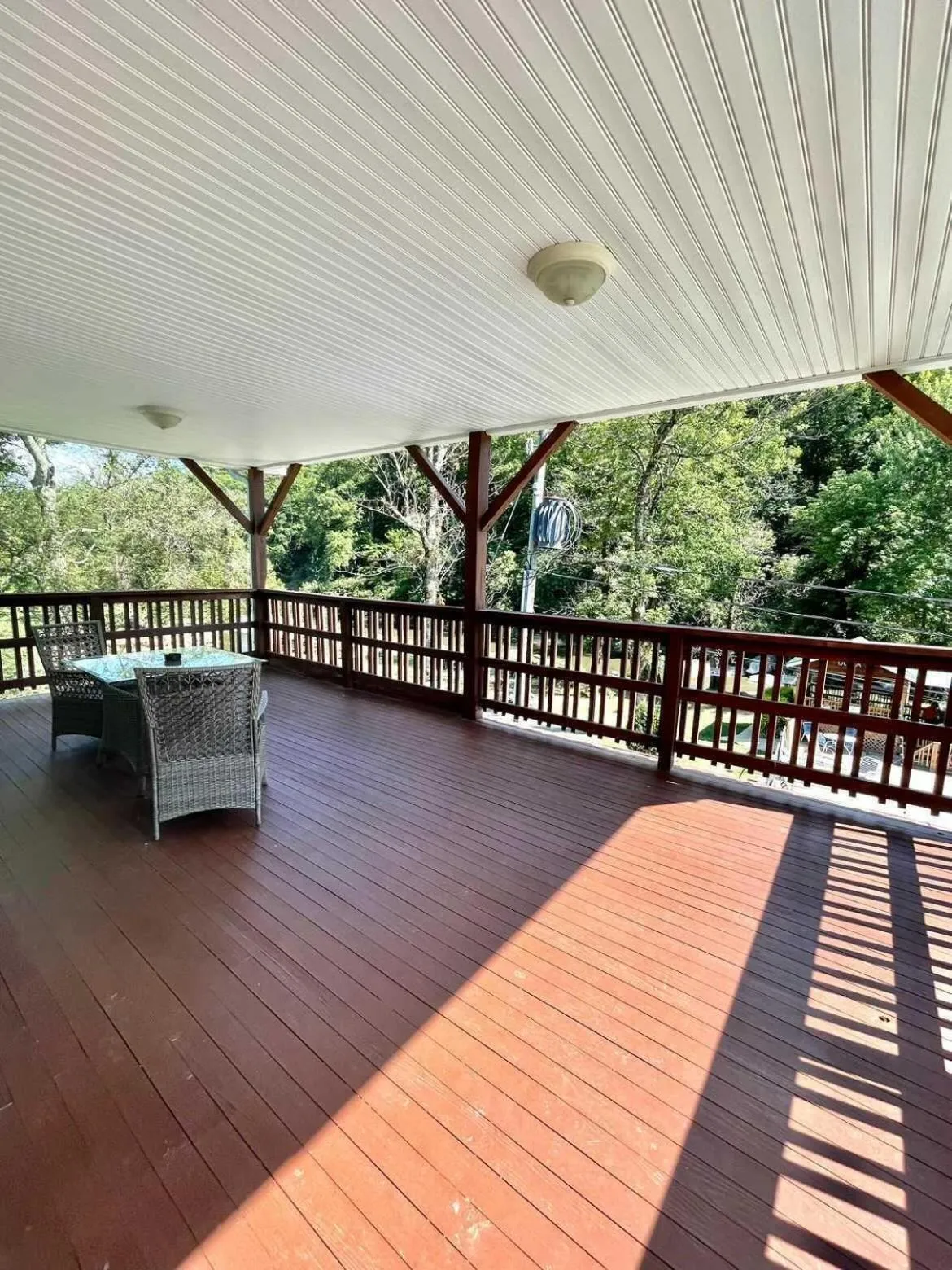 Balcony/Terrace in Geneva Hotel & Tiki Bar