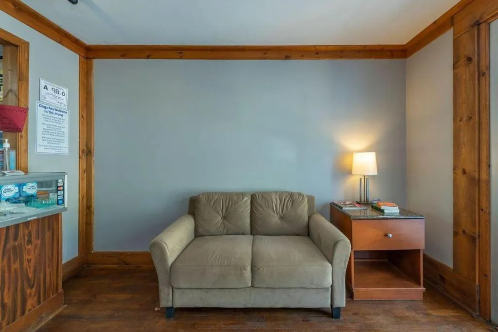 Lobby or reception in Geneva Hotel & Tiki Bar