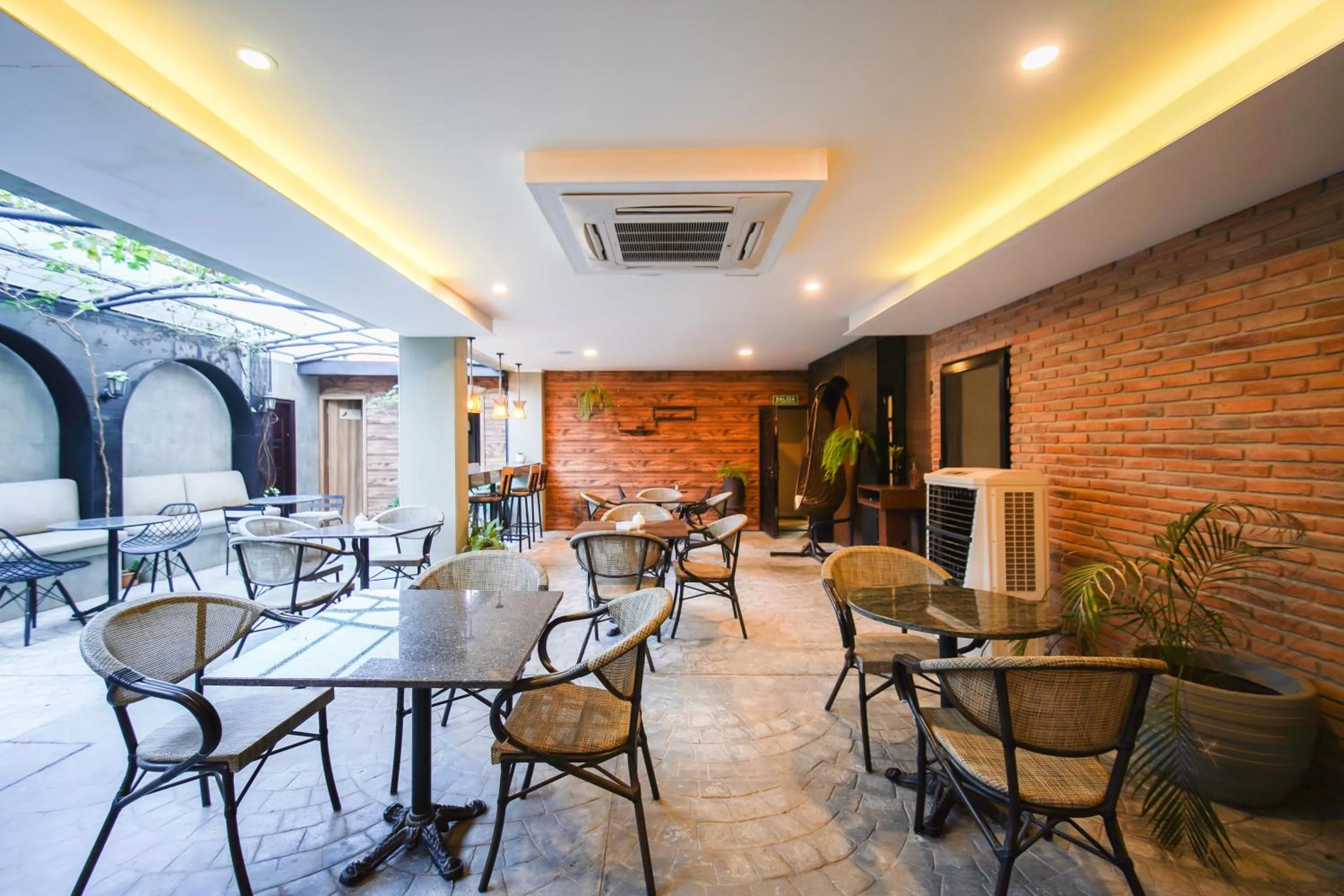 Dining area in Chairu Eco Hotel