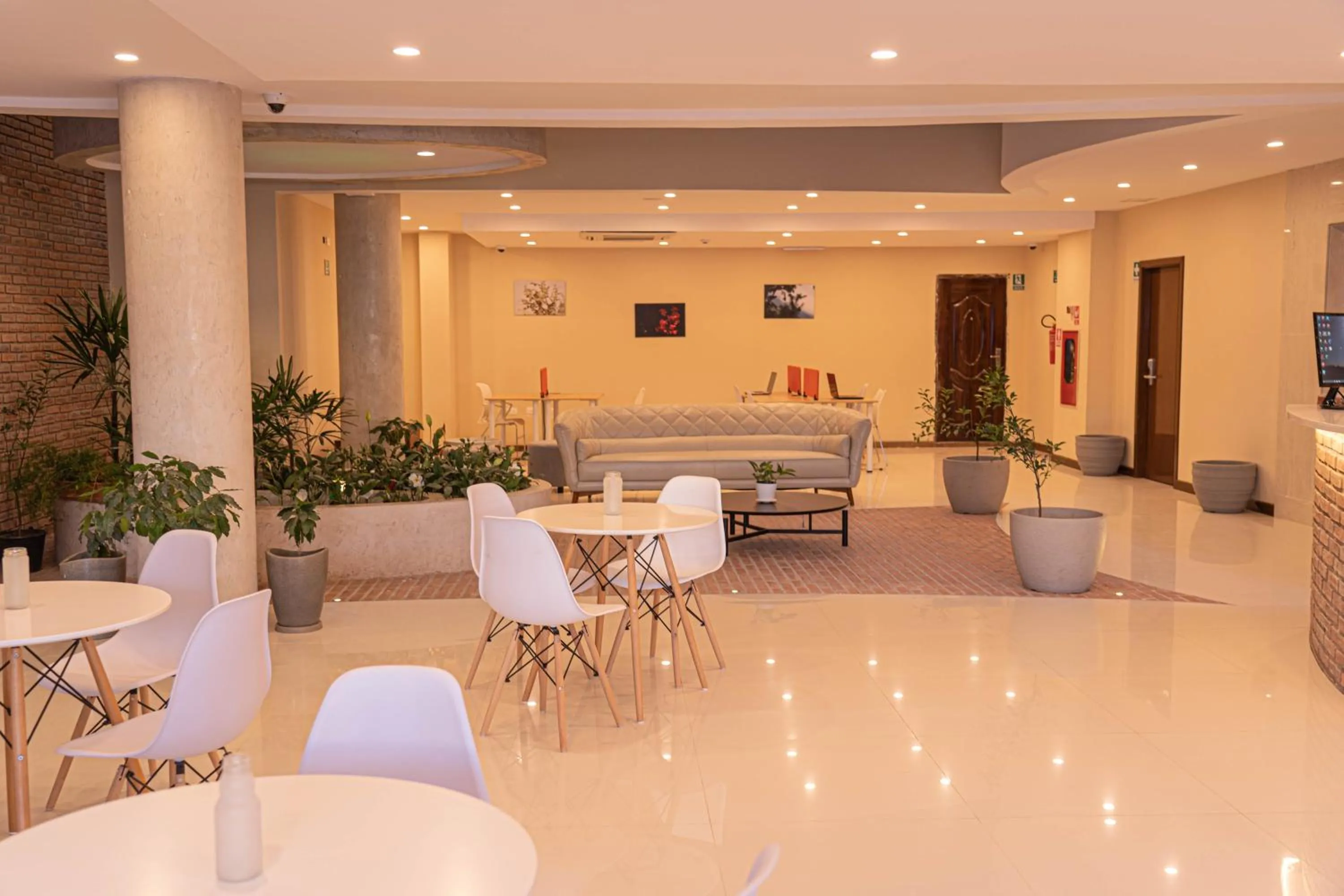 Communal lounge/ TV room in Chairu Eco Hotel