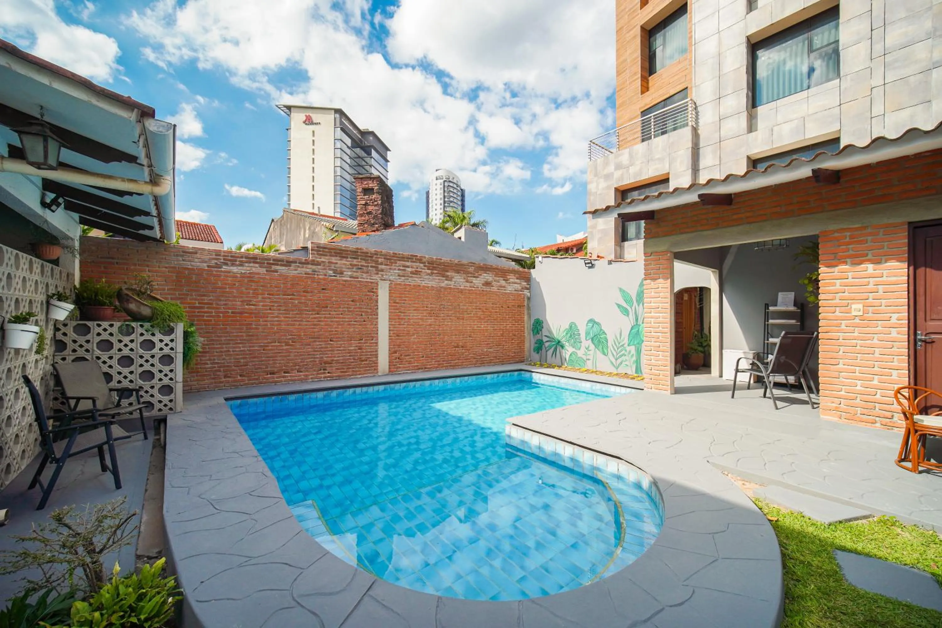 Swimming pool in Chairu Eco Hotel