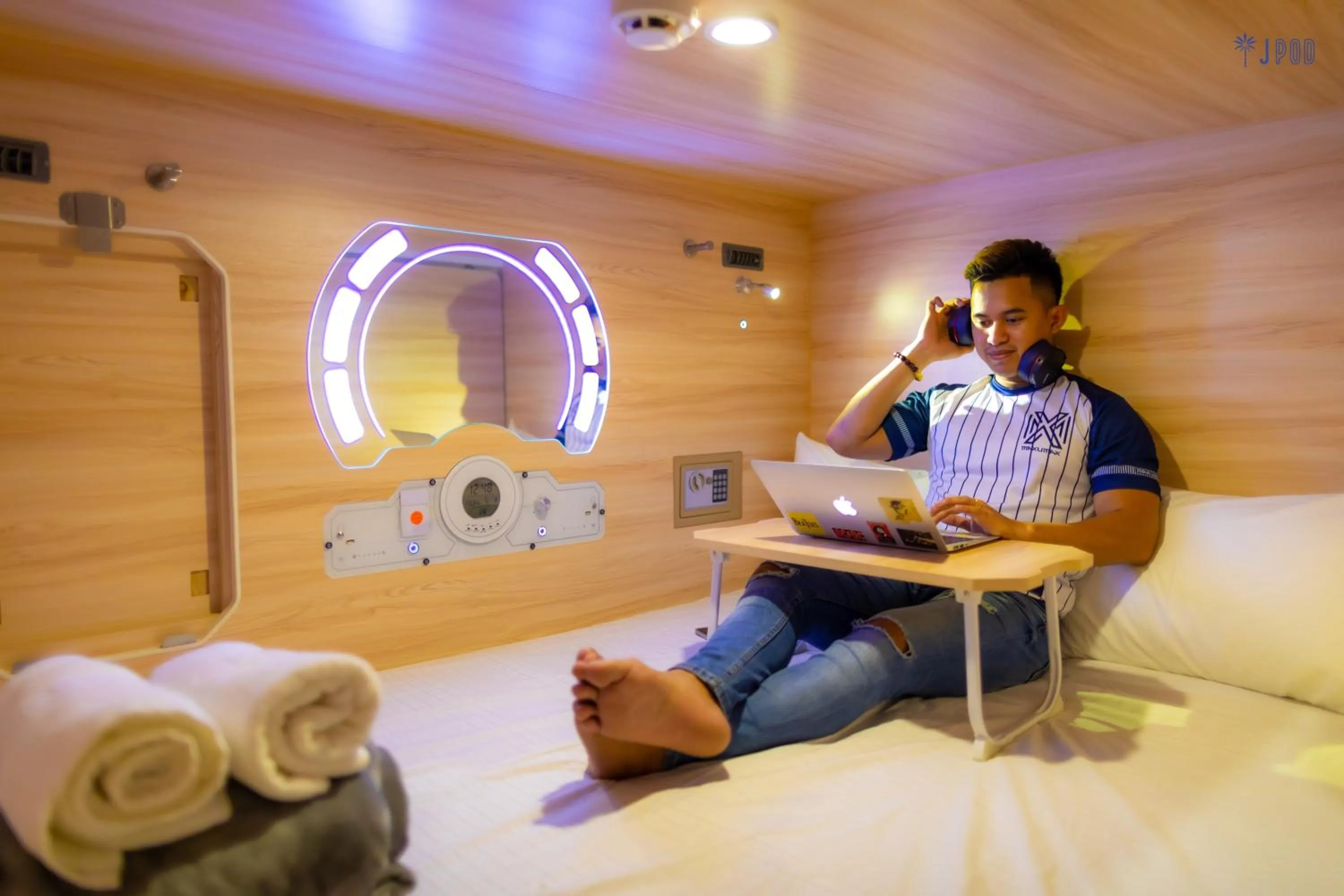 Bed in Jpod Capsule Hotel