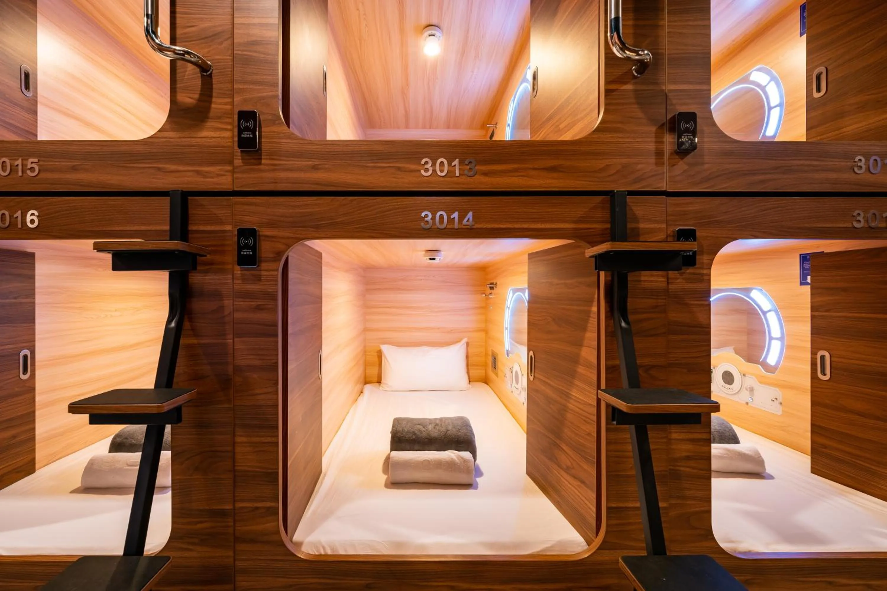 Bed in Jpod Capsule Hotel