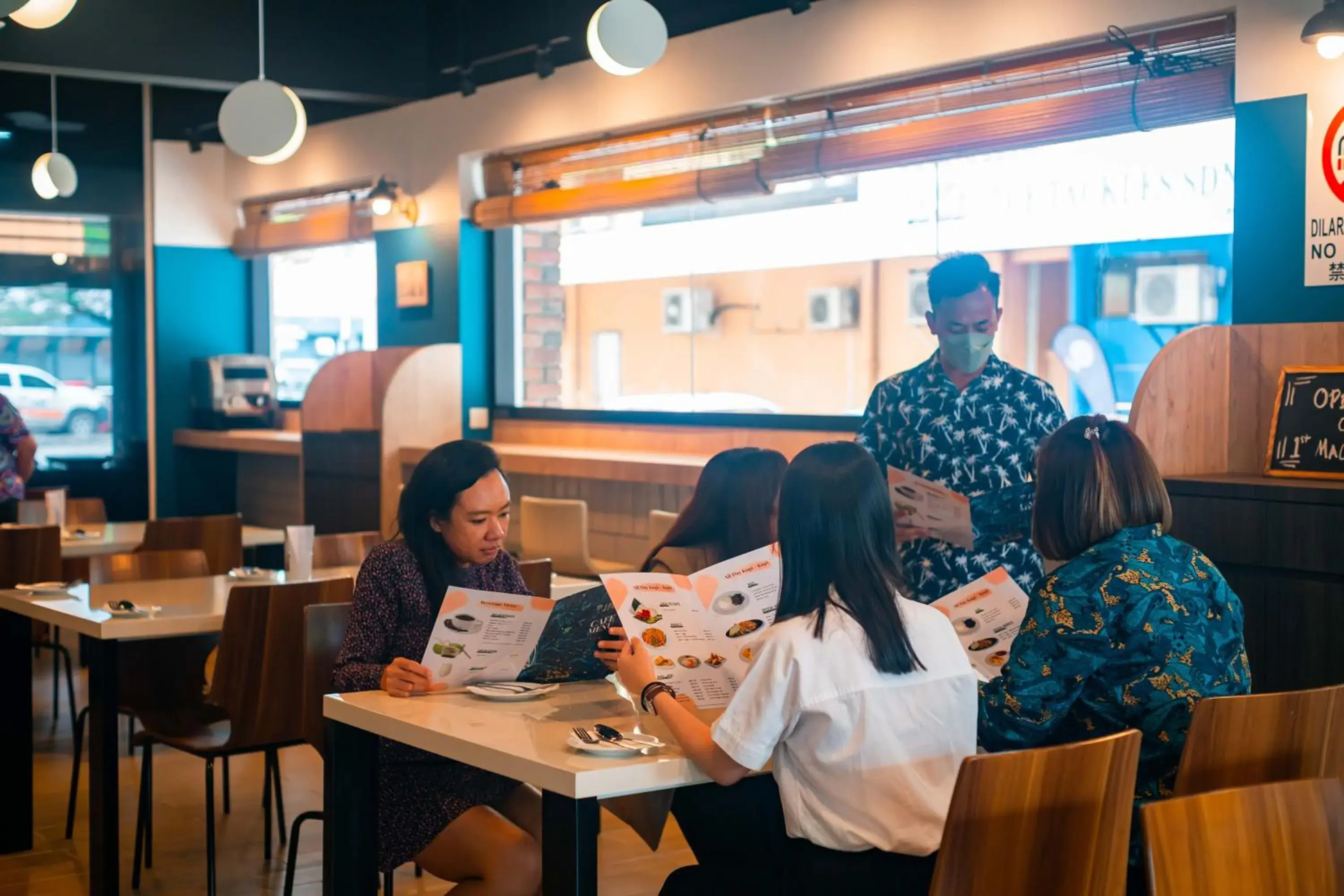 Restaurant/places to eat in Jpod Capsule Hotel Restaurant/places to eat in Jpod Capsule Hotel