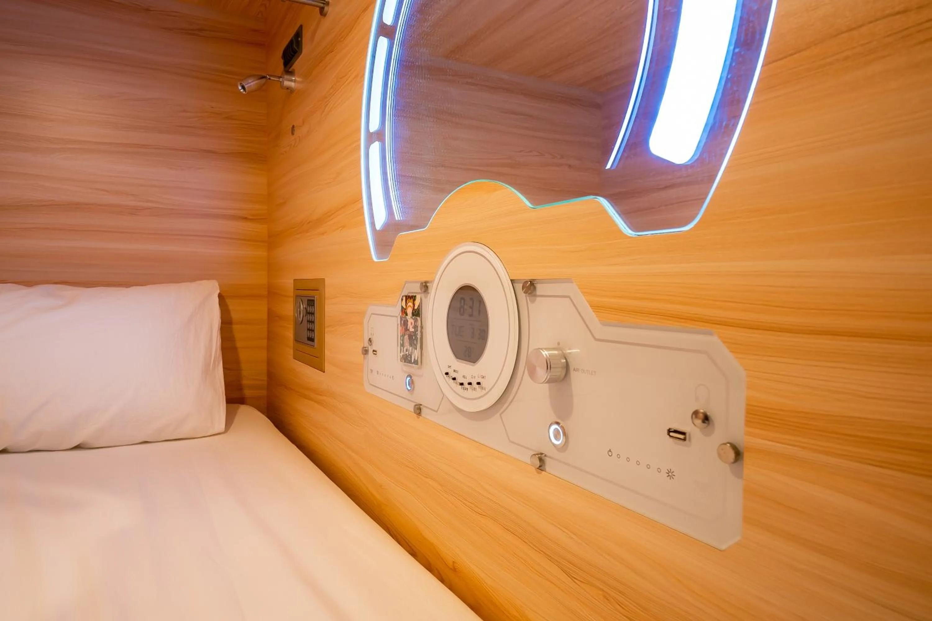 Bed in Jpod Capsule Hotel