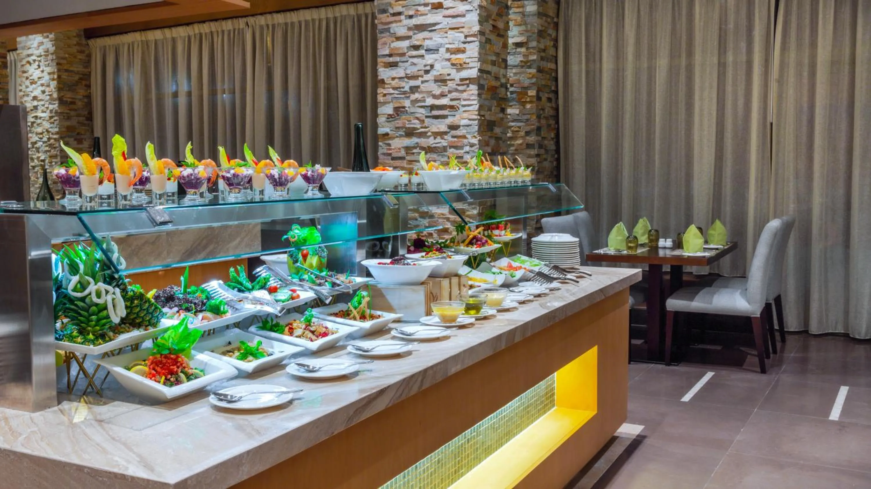 Breakfast in Grand Millennium Gizan