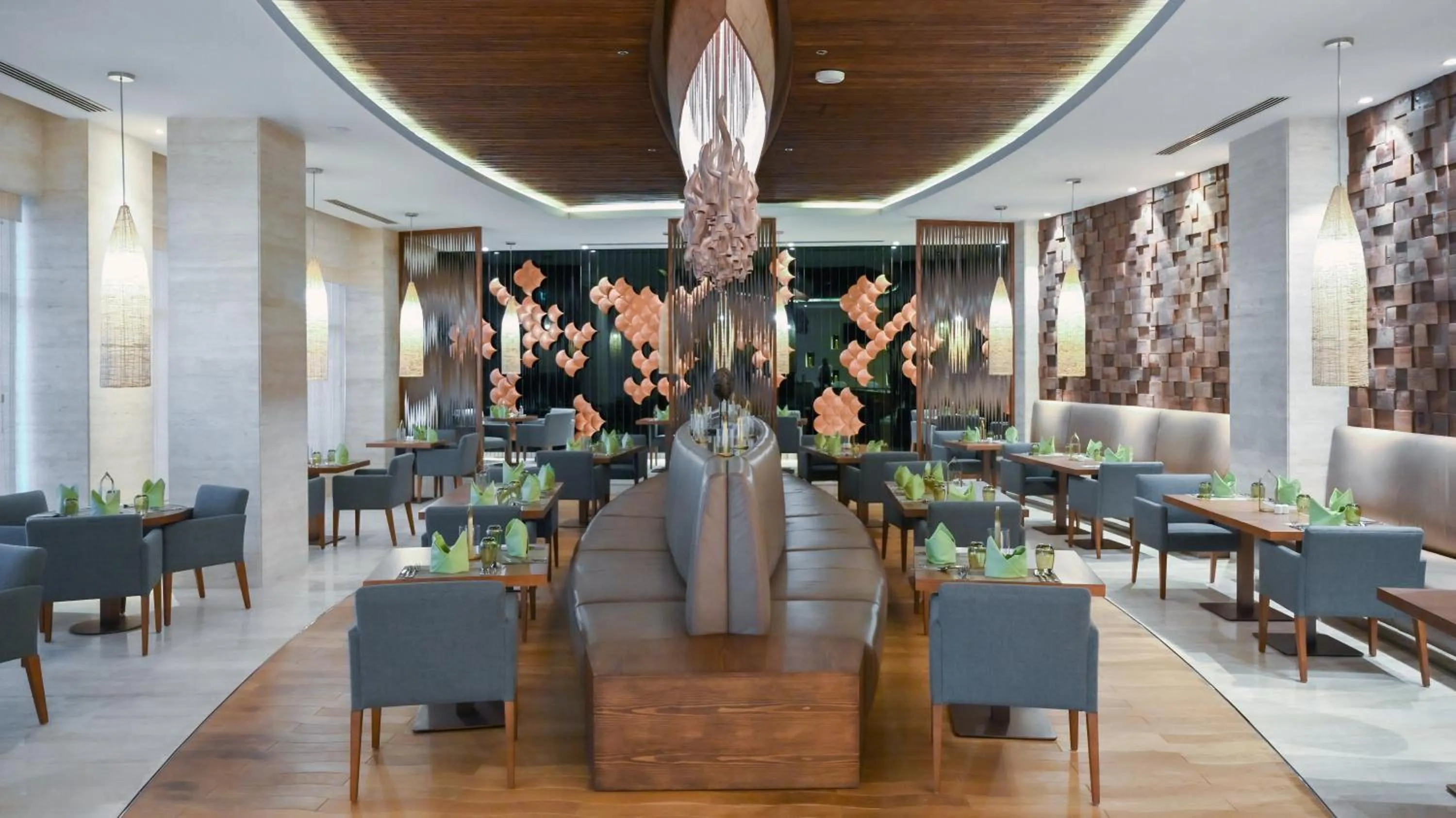 Restaurant/places to eat in Grand Millennium Gizan