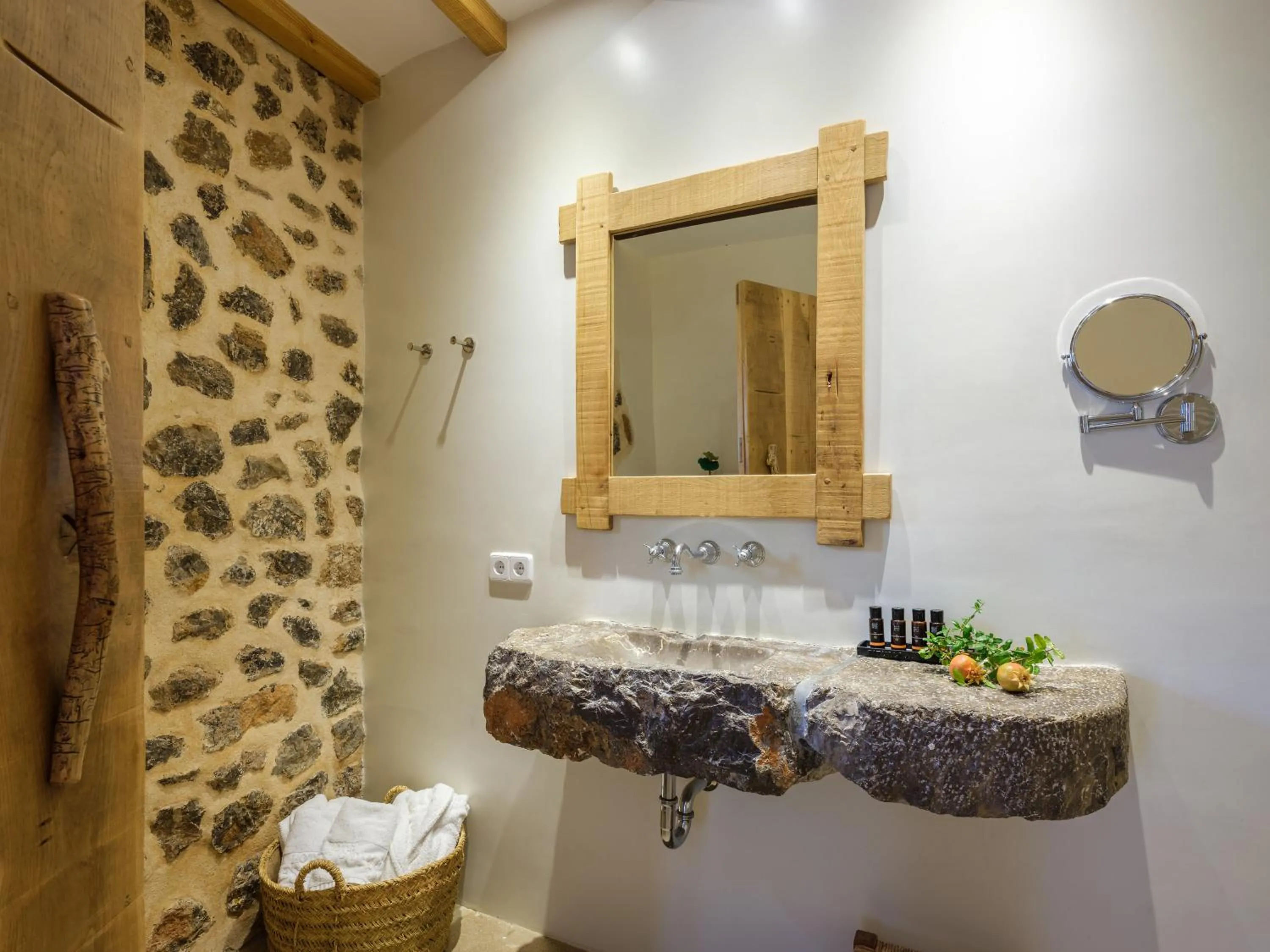 Bathroom in Hotel Es Port