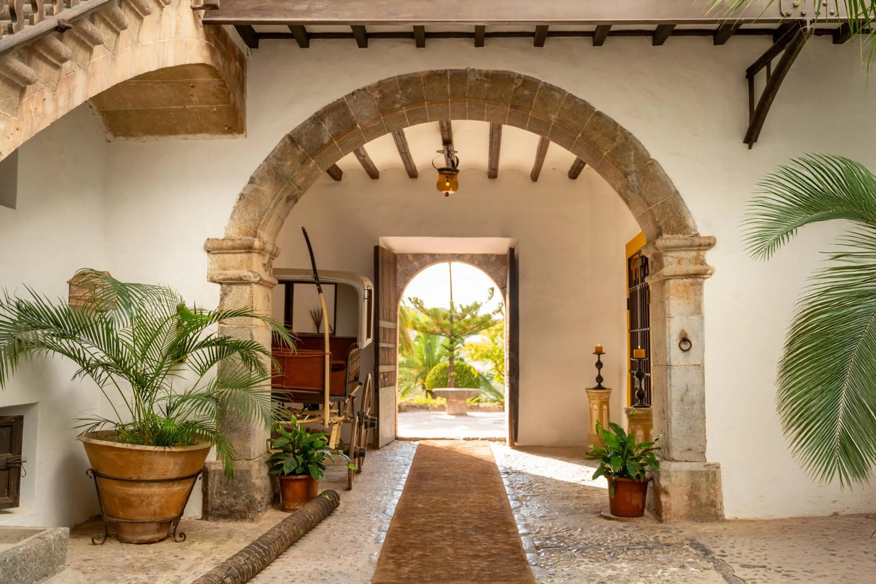 Facade/entrance in Hotel Es Port