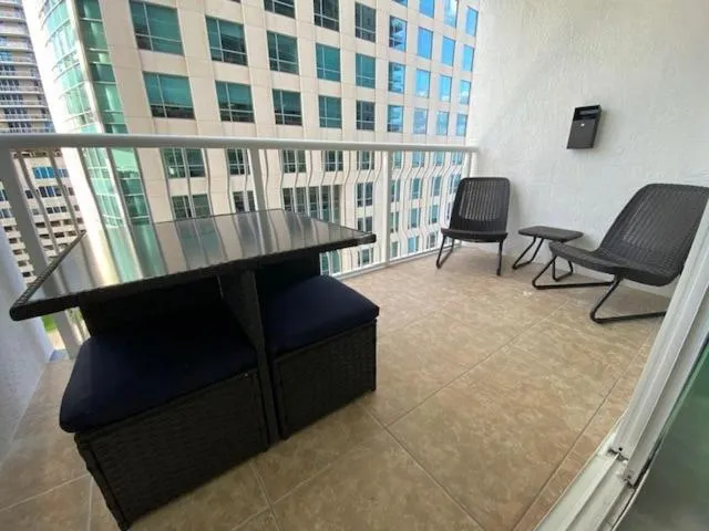 Elite Brickell Studio on the Bay