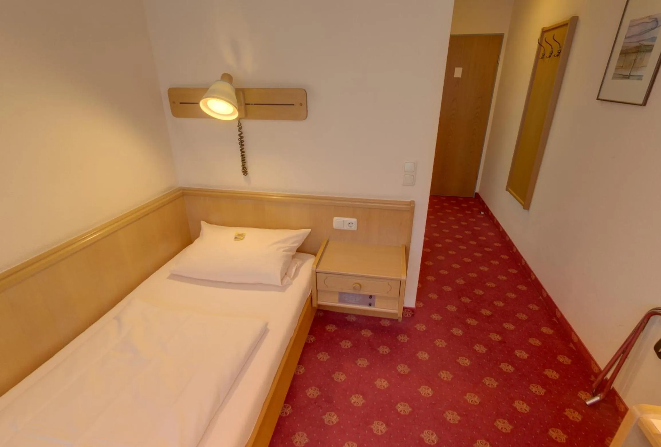 Photo of the whole room, Bed in Hotel Garni Stadt Friedberg