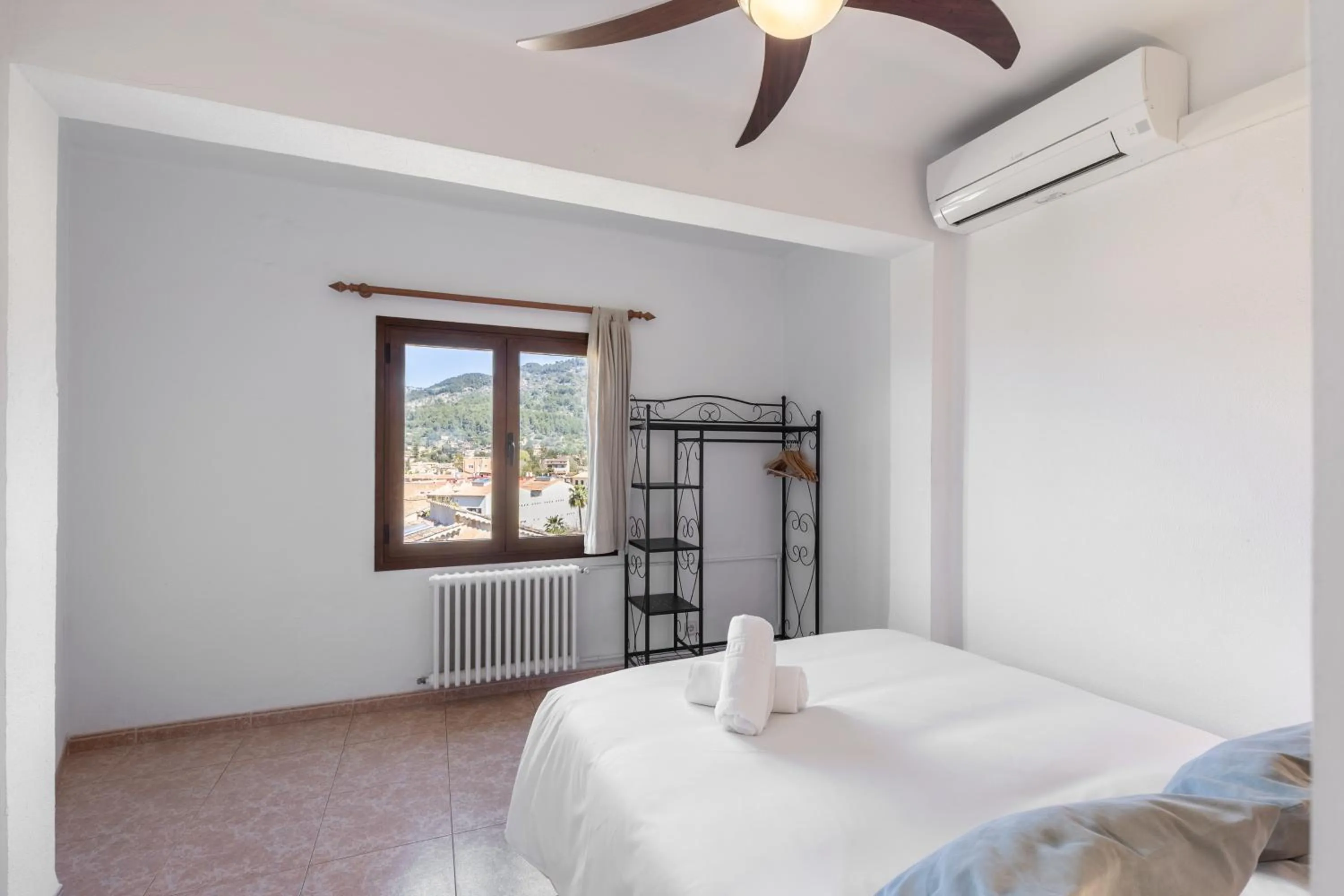 Double Room with Mountain View in Hostal Nadal