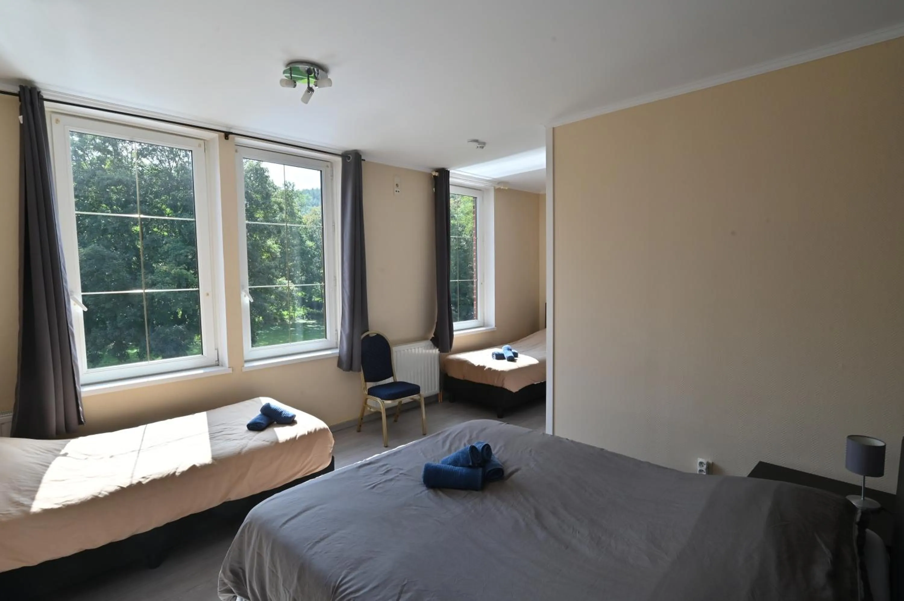 Bed in B&B De l'Aisne