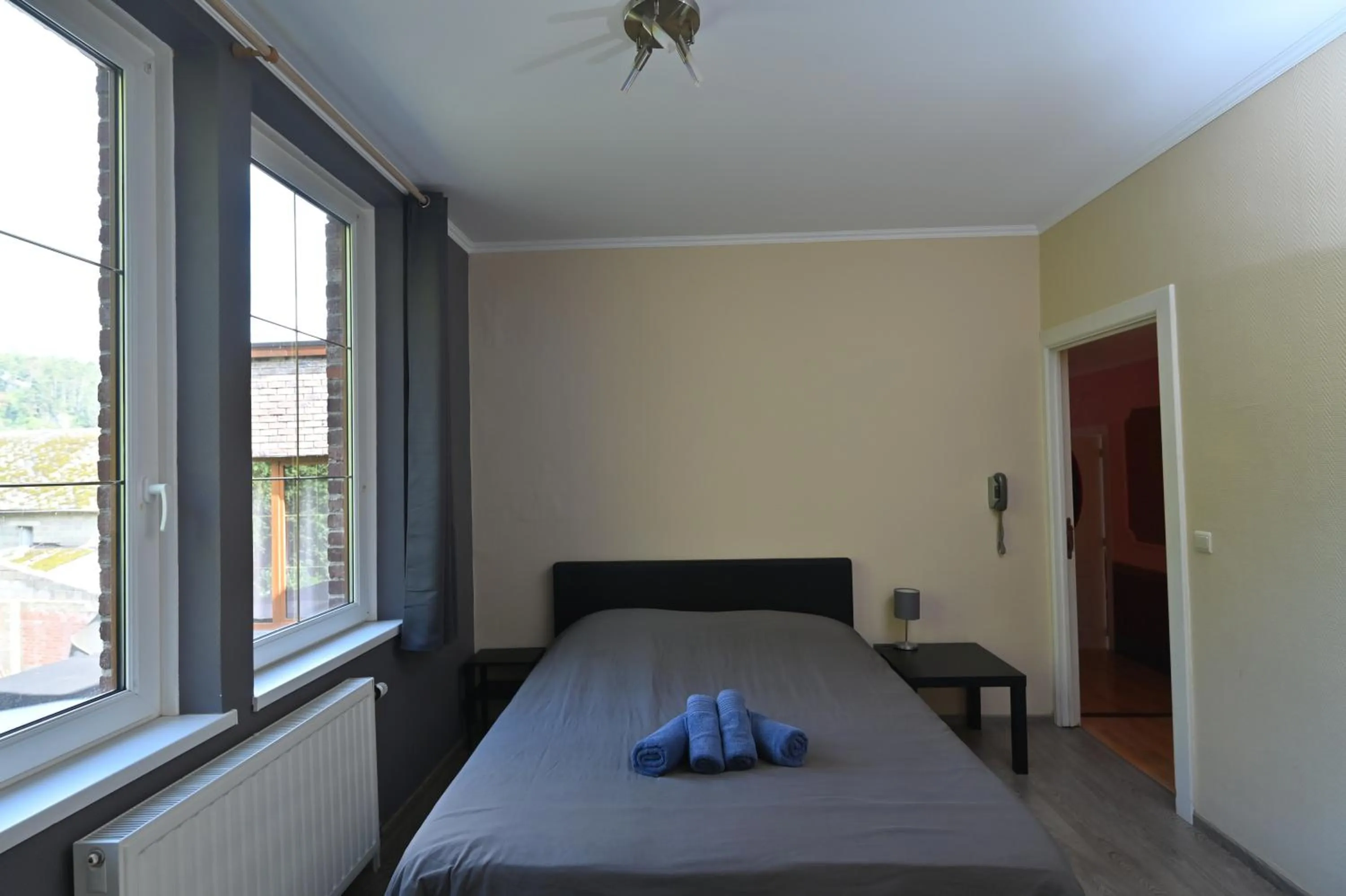 Bed in B&B De l'Aisne