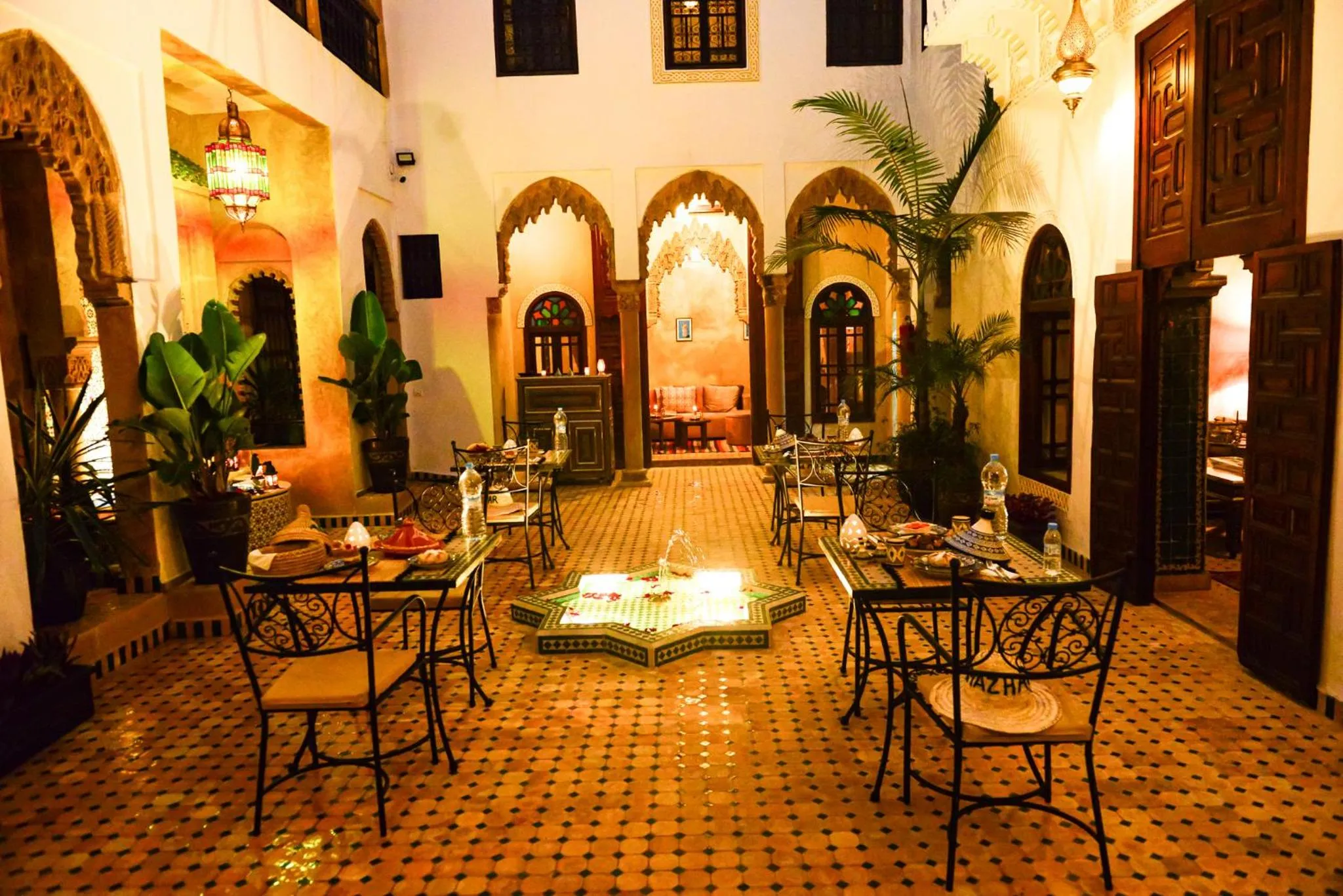 Restaurant/places to eat in Riad Al mazhar