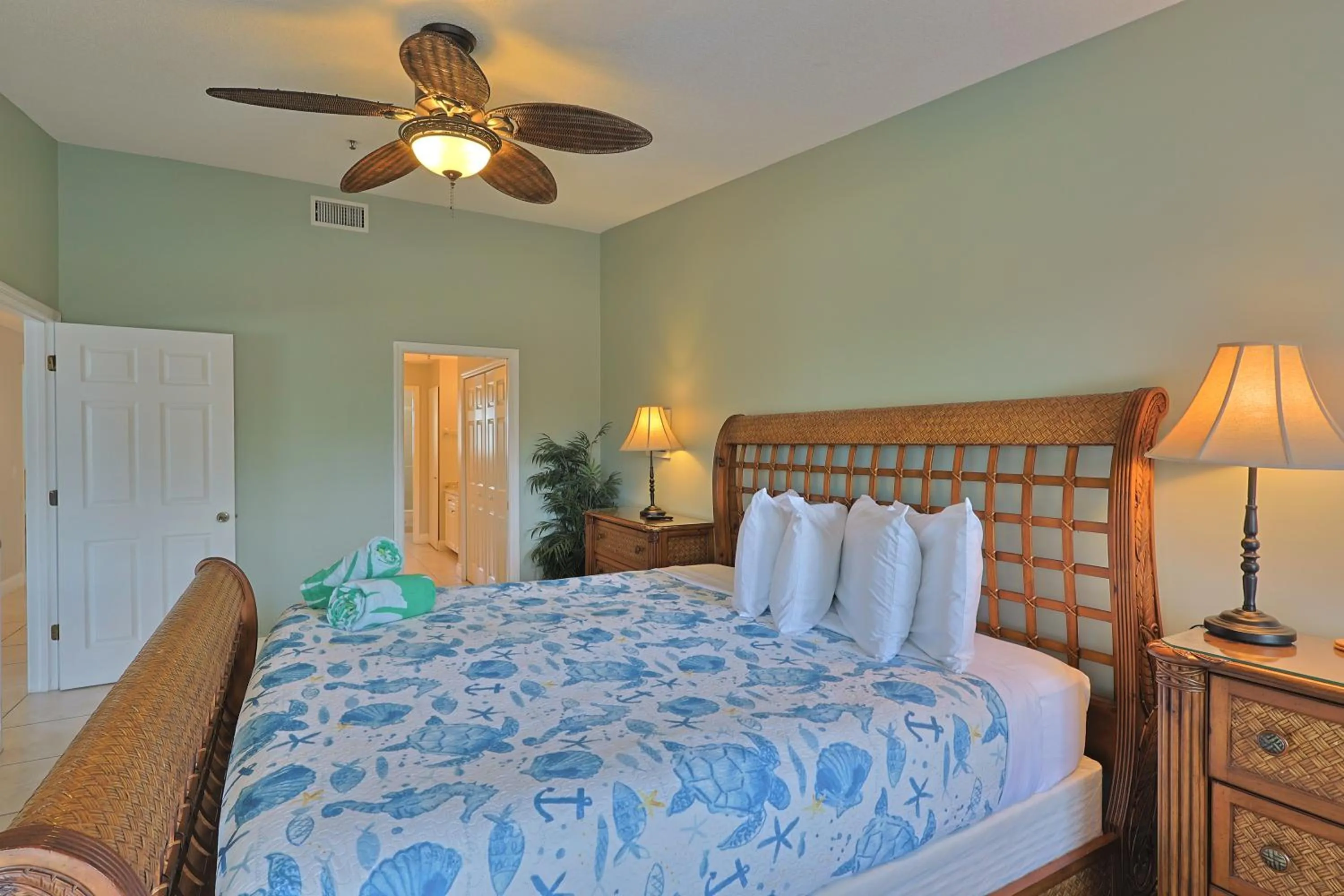 Bedroom, Bed in Siesta Key Island Rentals