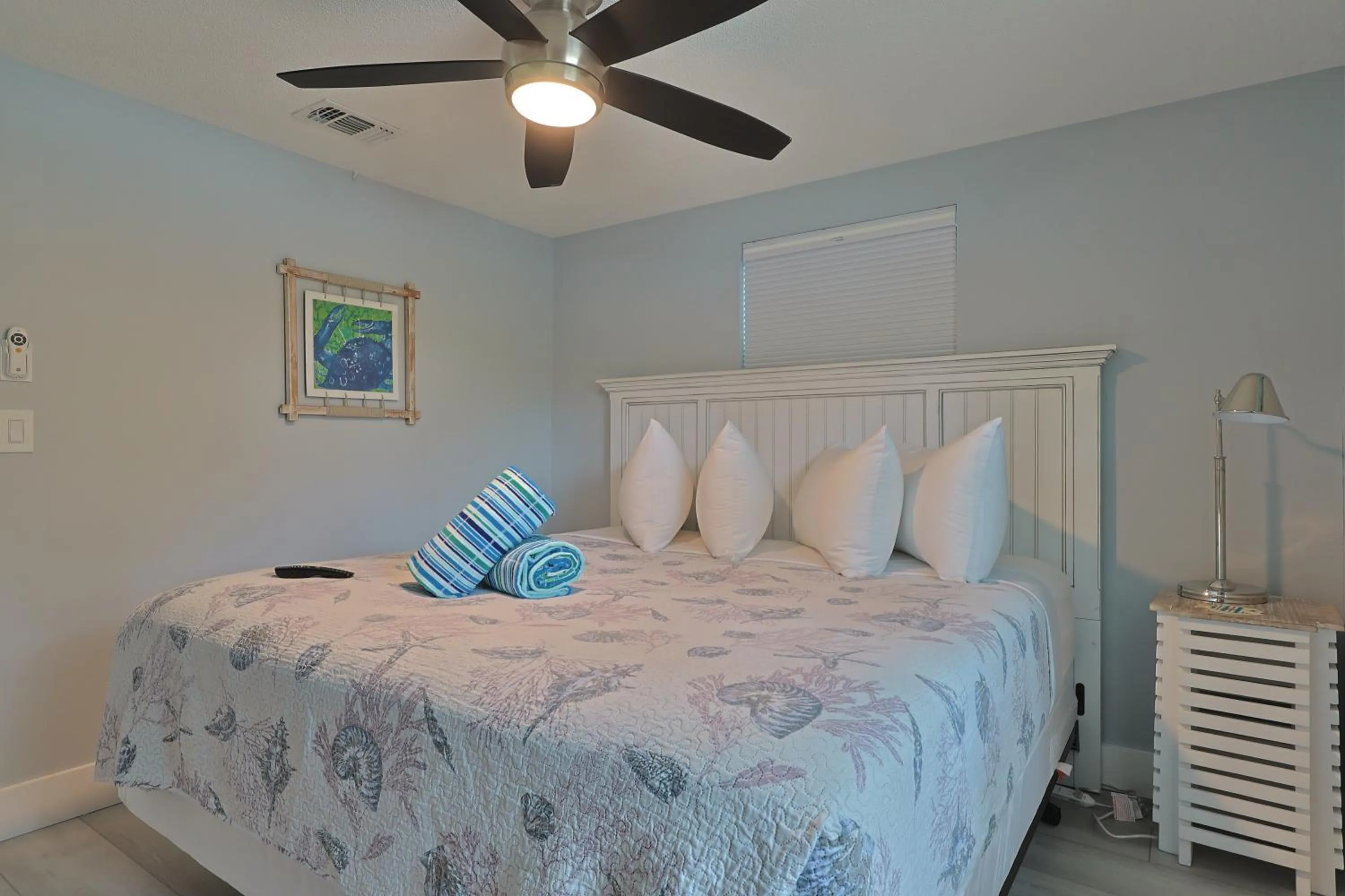 Bedroom, Bed in Siesta Key Island Rentals