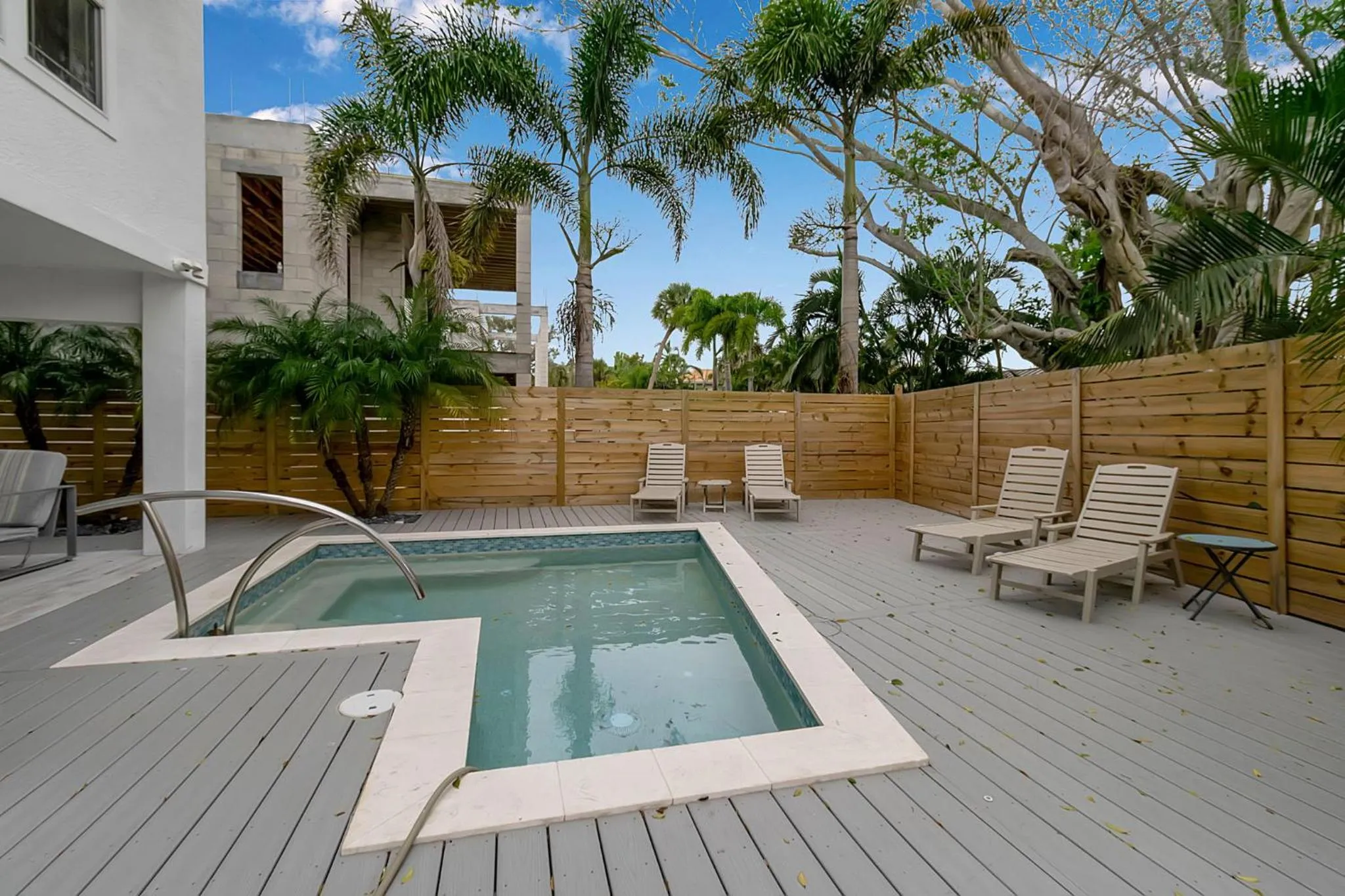 Swimming pool in Siesta Key Island Rentals