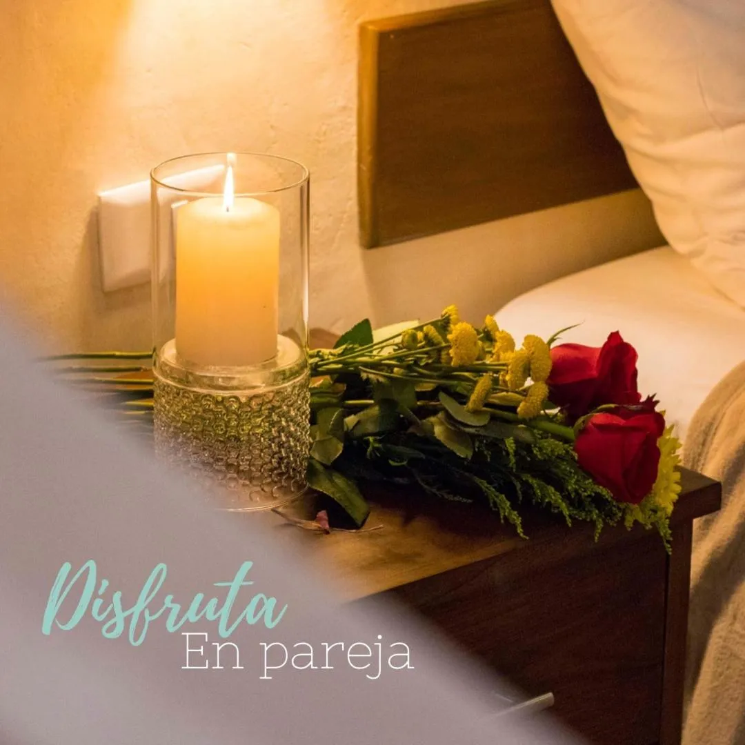 Swimming pool, Bed in Hotel Boutique SAYAB