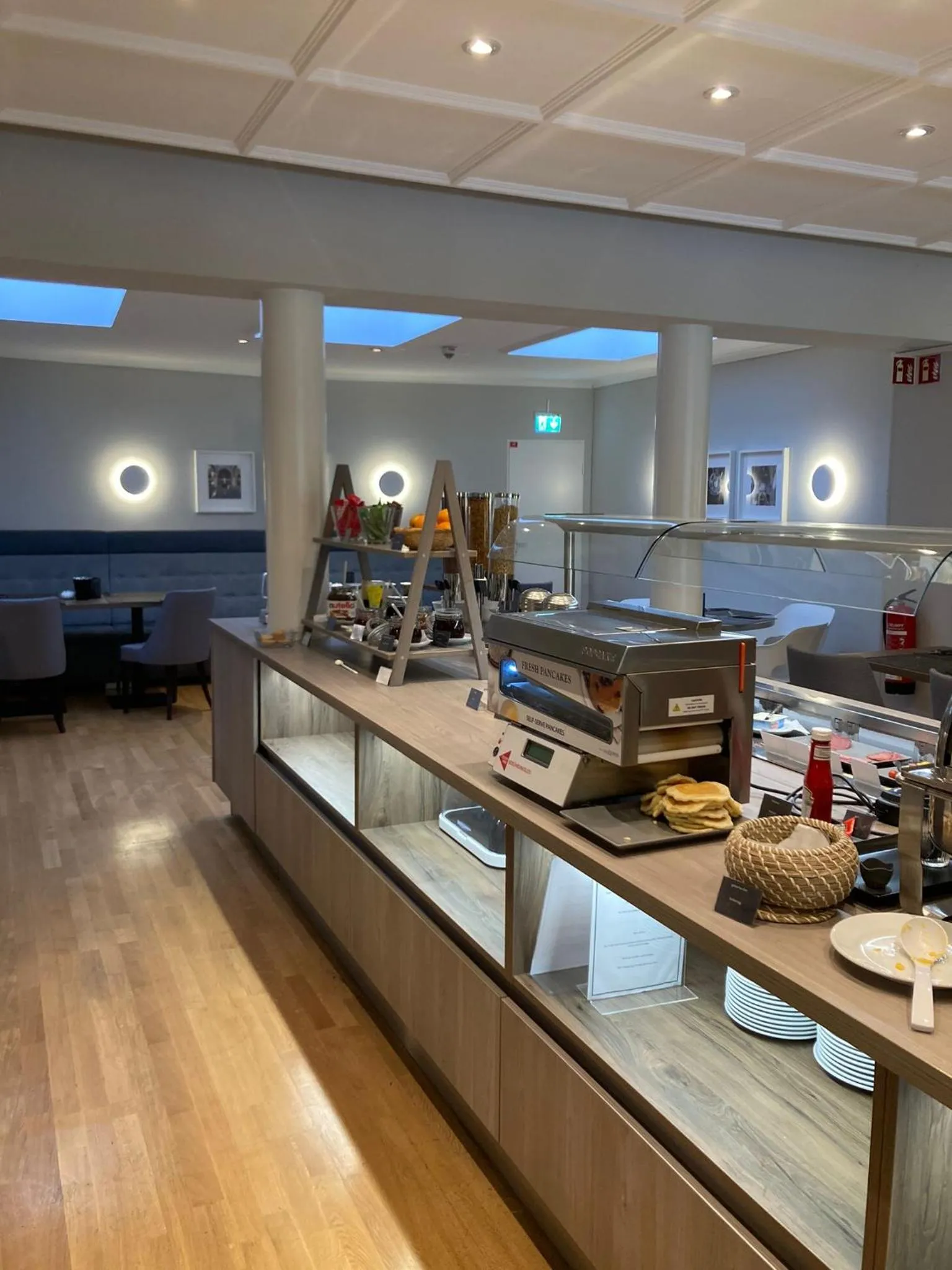 Buffet breakfast in elaya hotel hannover city